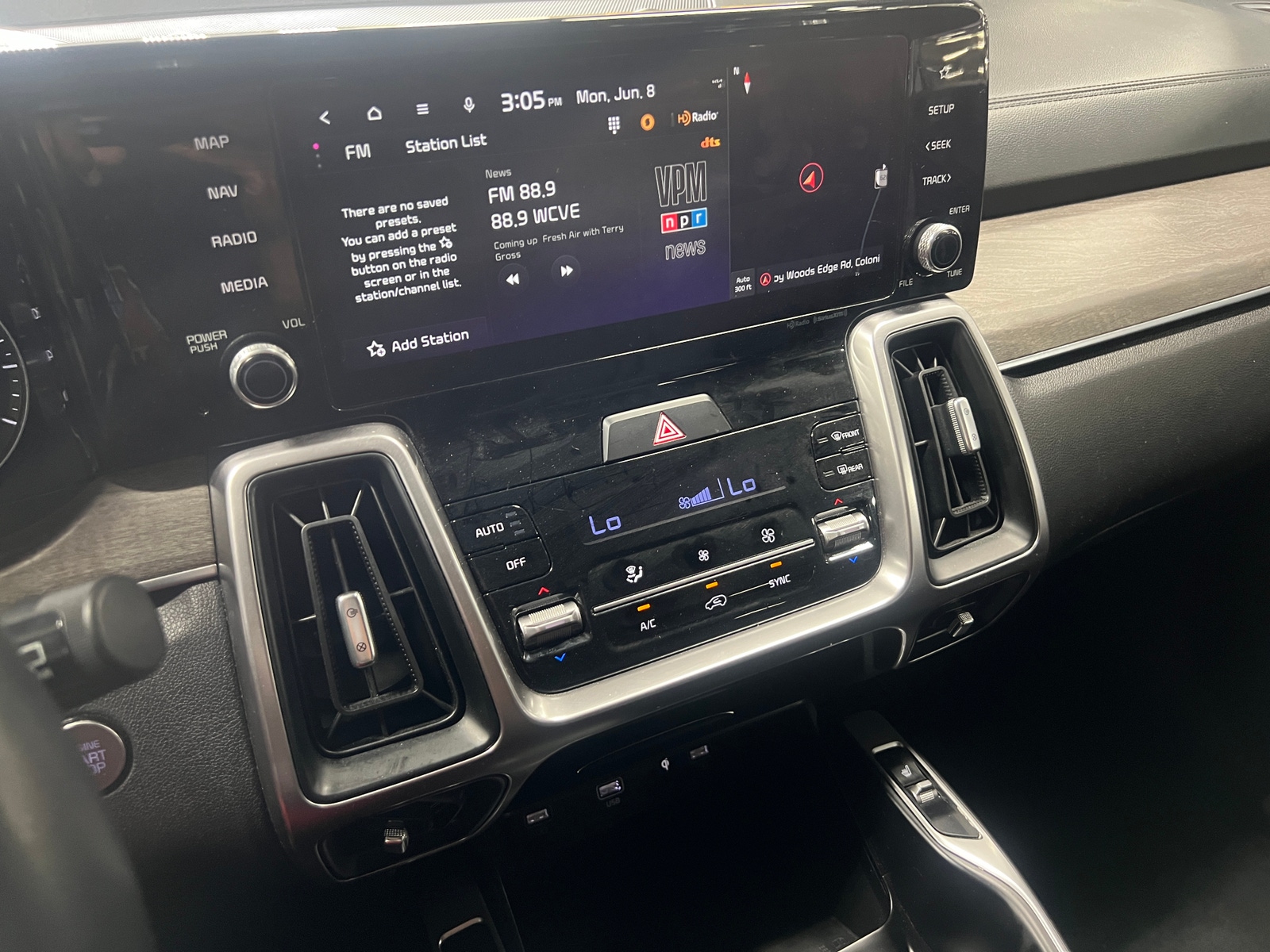 Thumbnail: 2023 Kia Sorento - 3