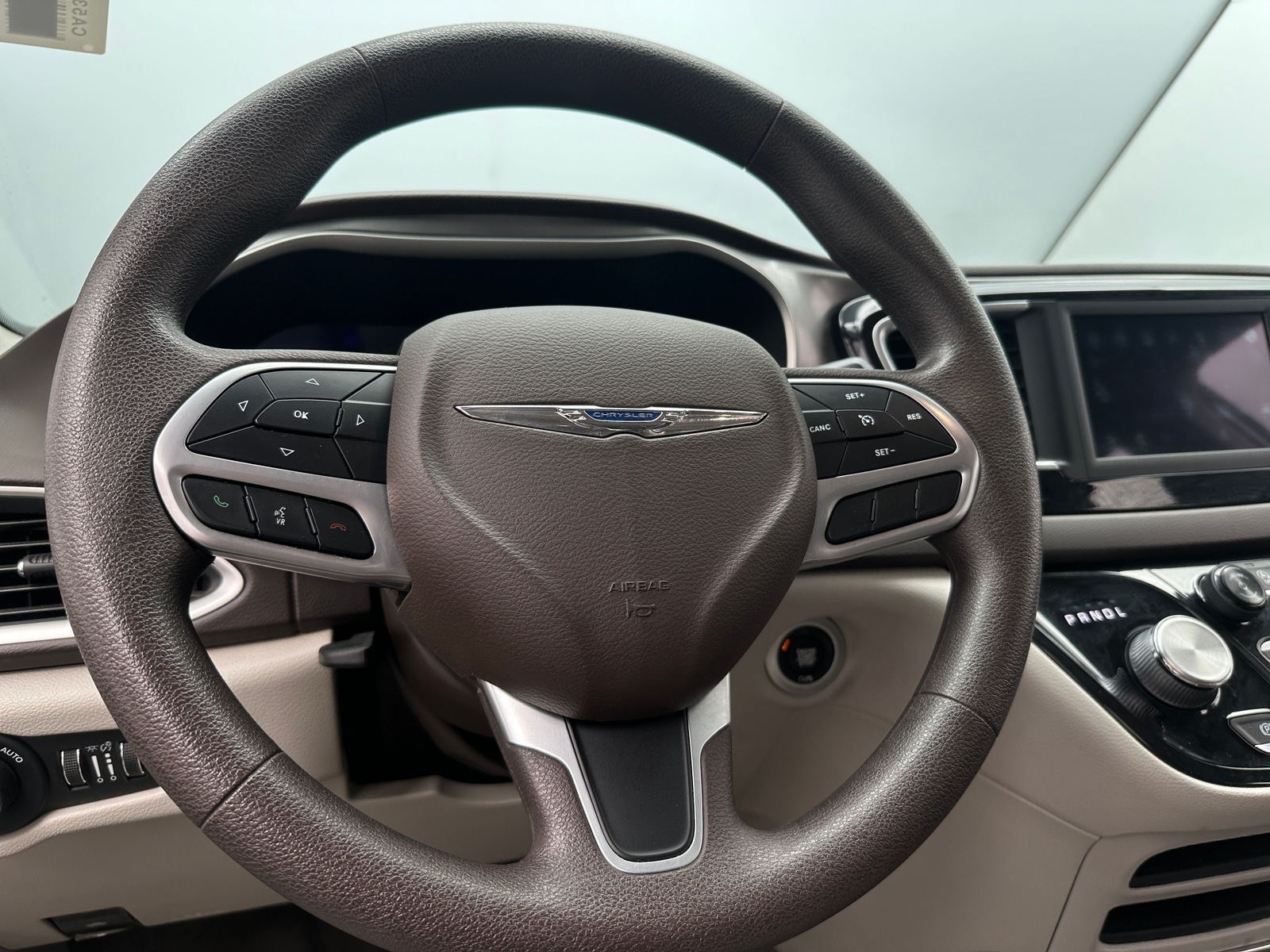 Thumbnail: 2018 Chrysler Pacifica - 5