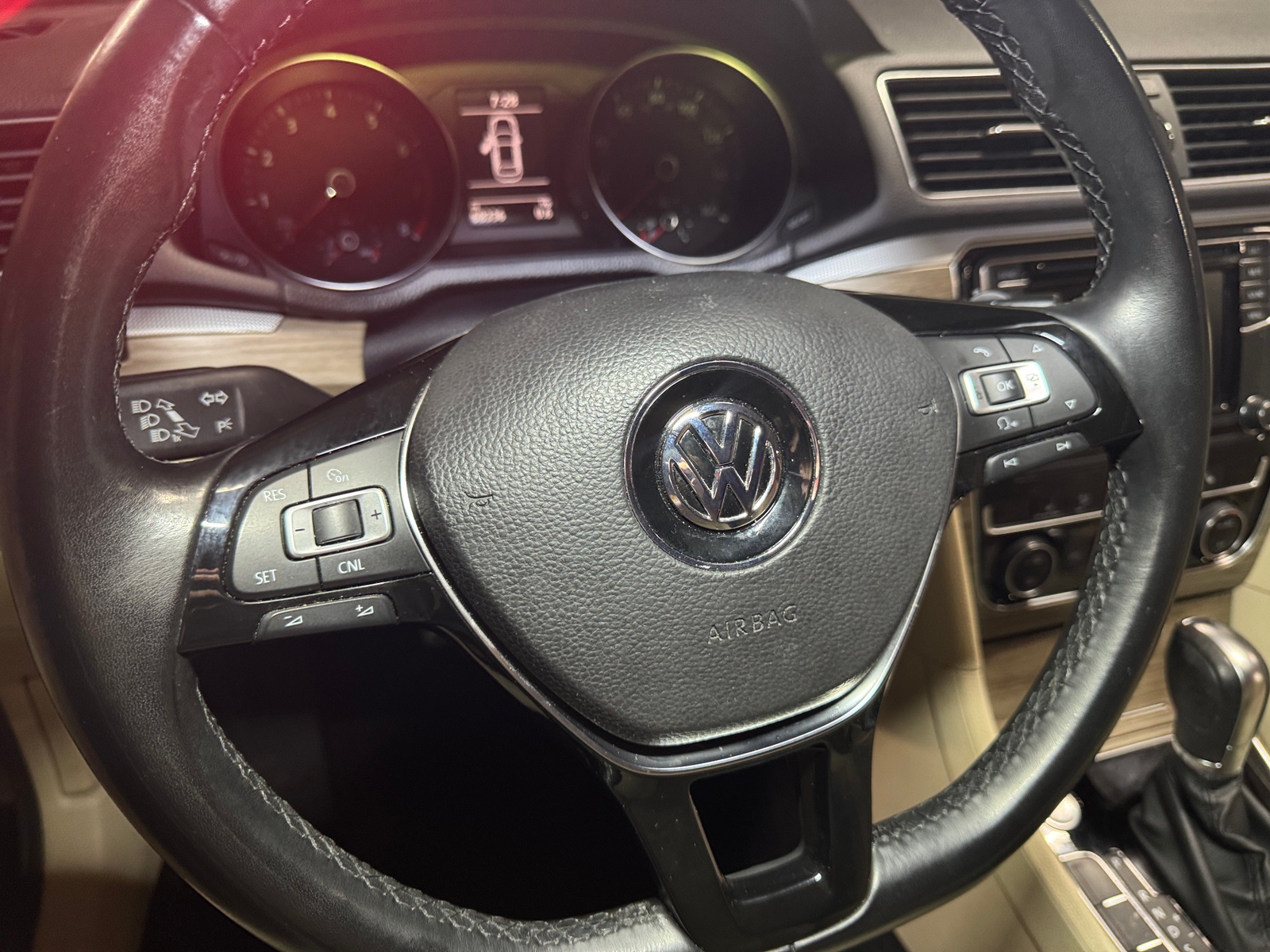Thumbnail: 2017 Volkswagen Passat - 4