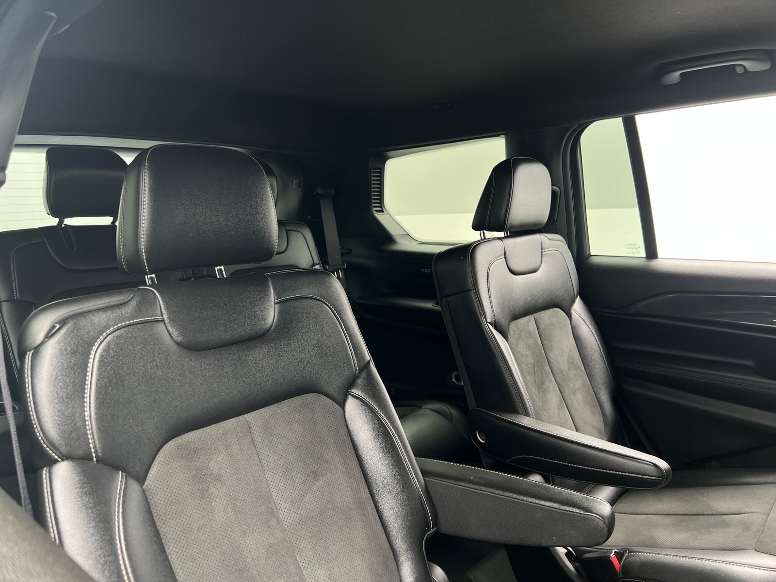 Thumbnail: 2023 Jeep Grand Cherokee L - 5