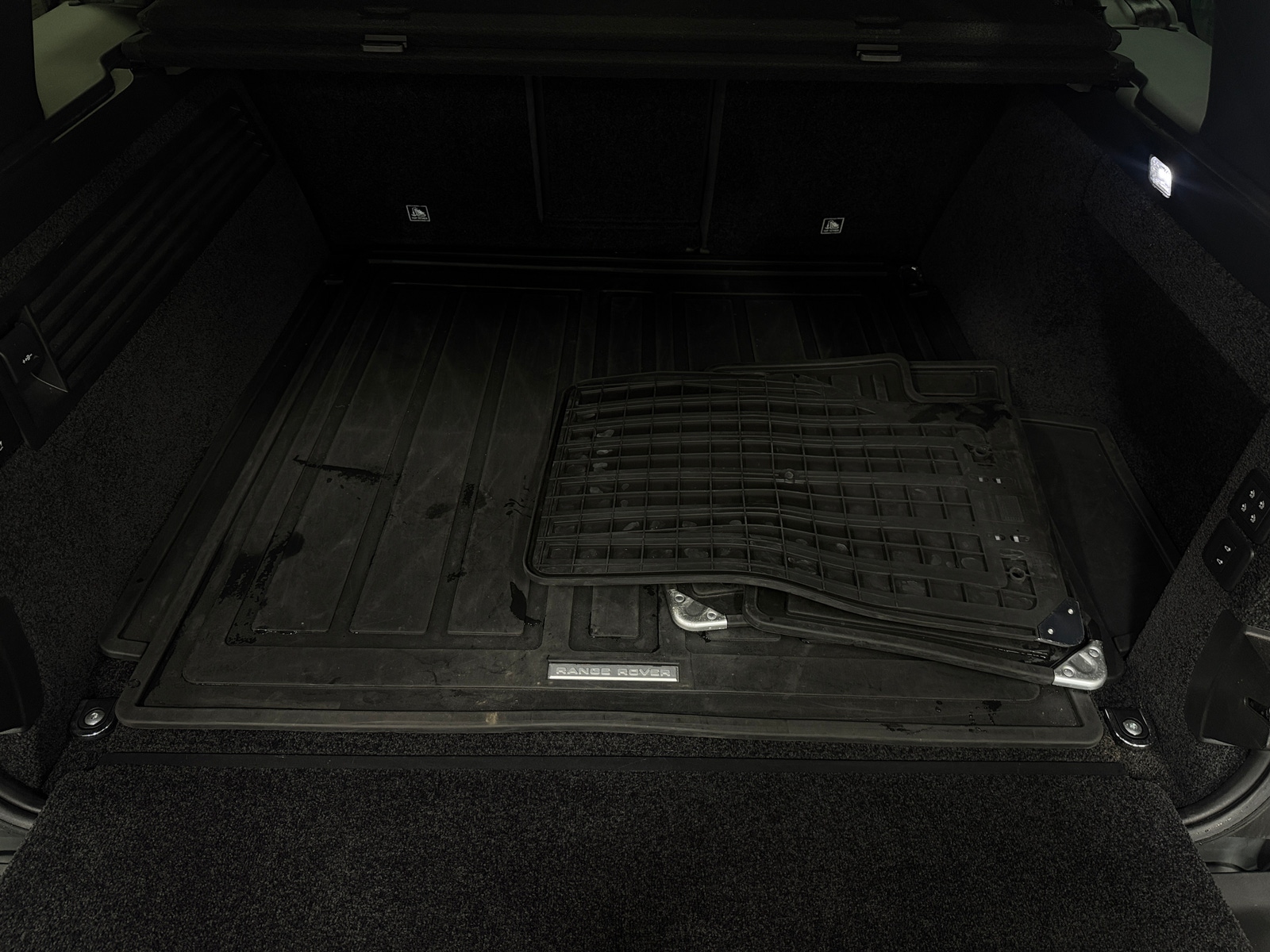 Thumbnail: 2018 Land Rover Range Rover - 6