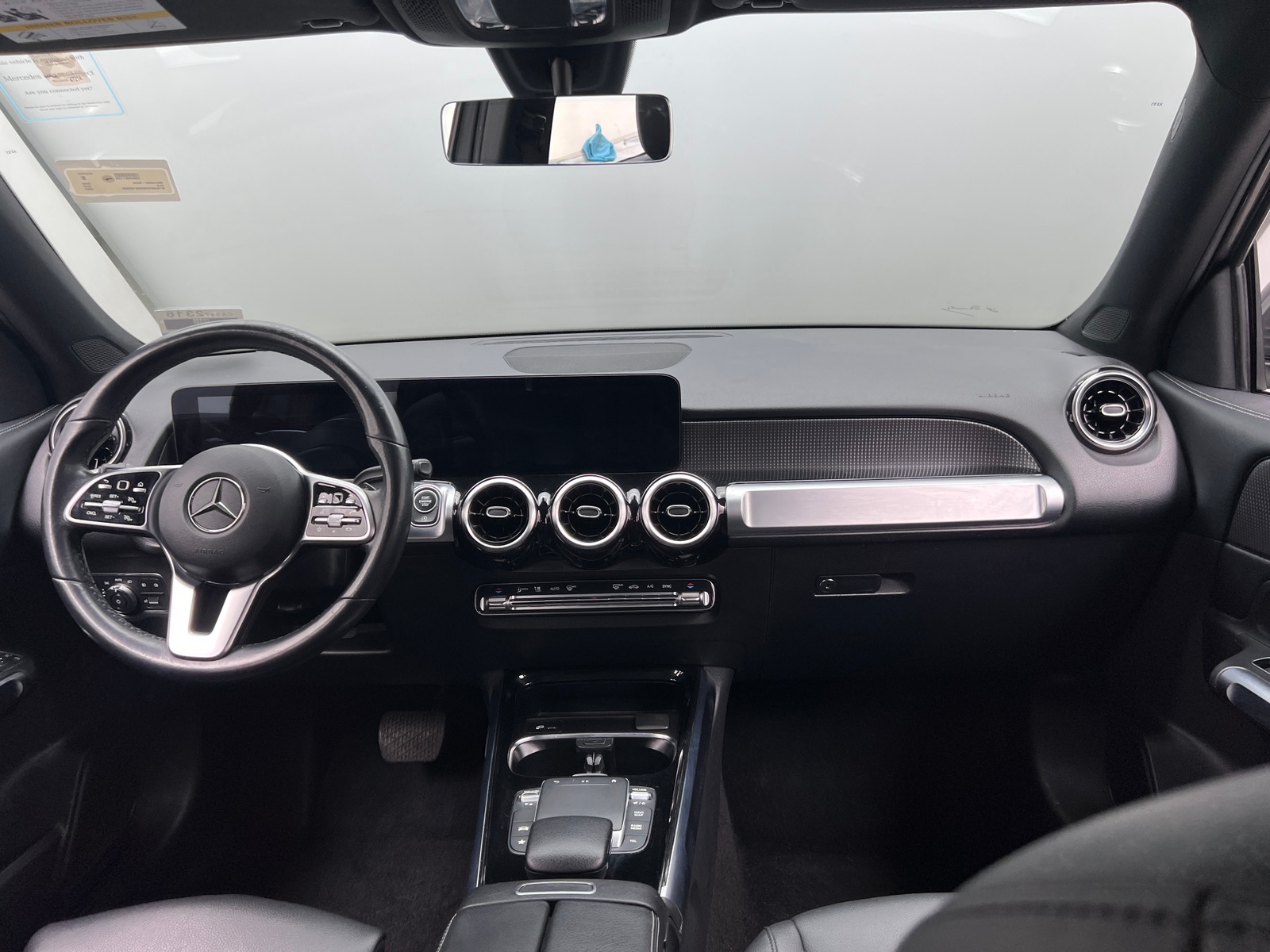 Thumbnail: 2022 Mercedes-Benz GLB - 2