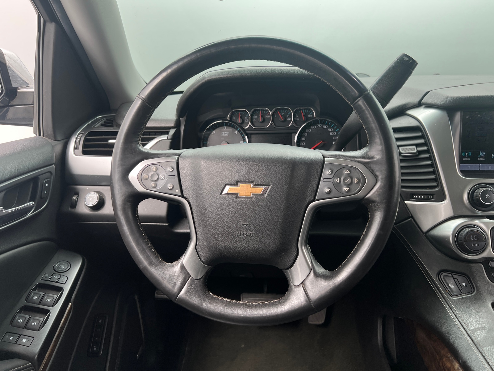 Thumbnail: 2016 Chevrolet Suburban - 4
