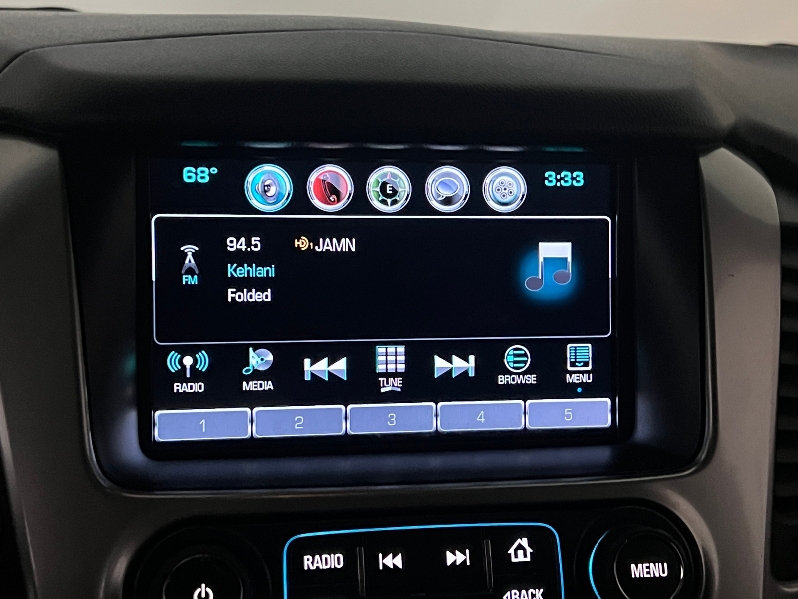 Thumbnail: 2016 Chevrolet Suburban - 3