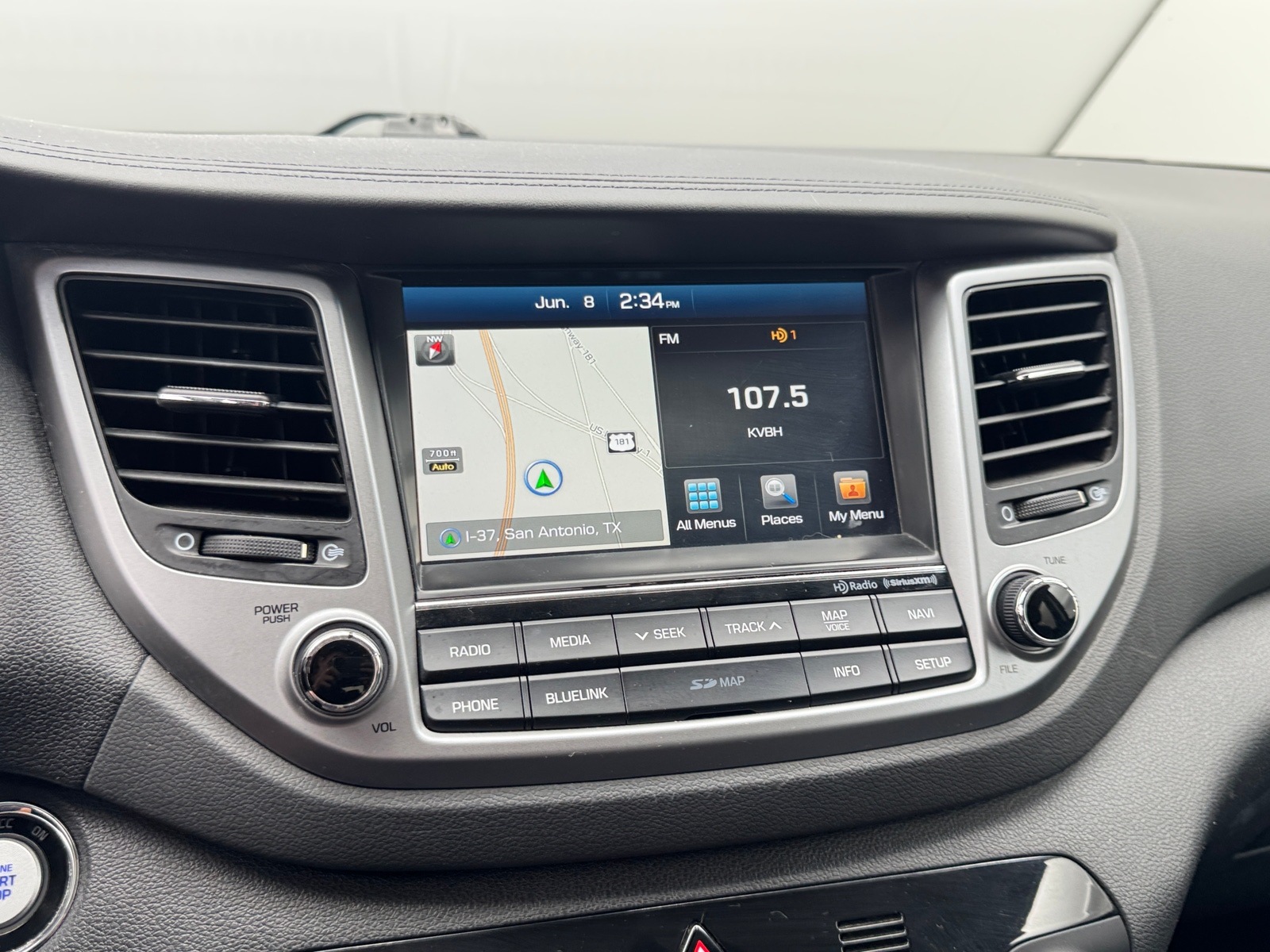 Thumbnail: 2016 Hyundai Tucson - 3