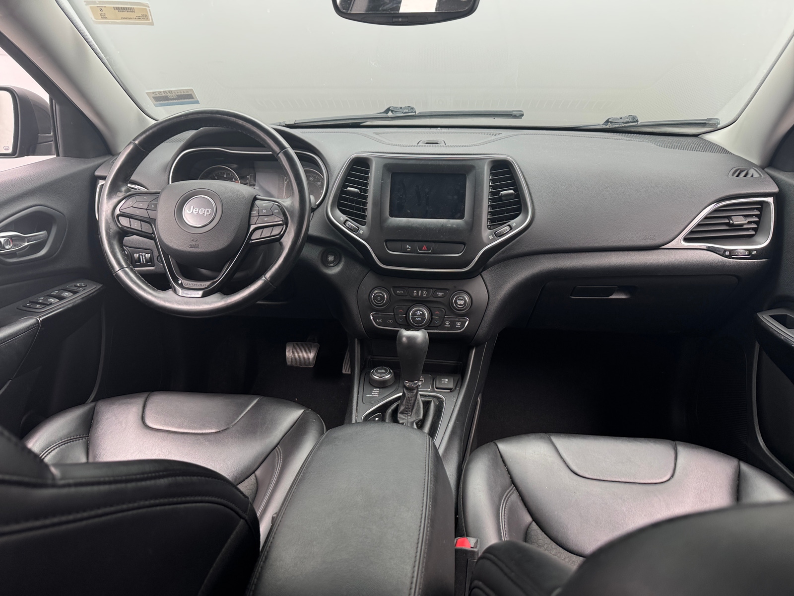 Thumbnail: 2020 Jeep Cherokee - 3