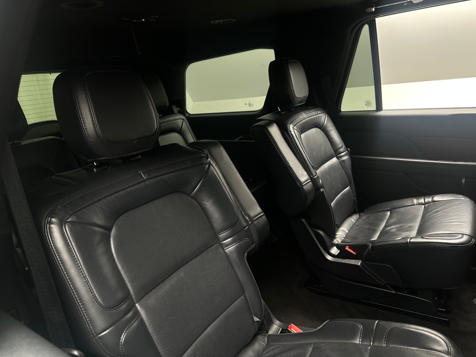 Thumbnail: 2022 Lincoln Navigator - 5
