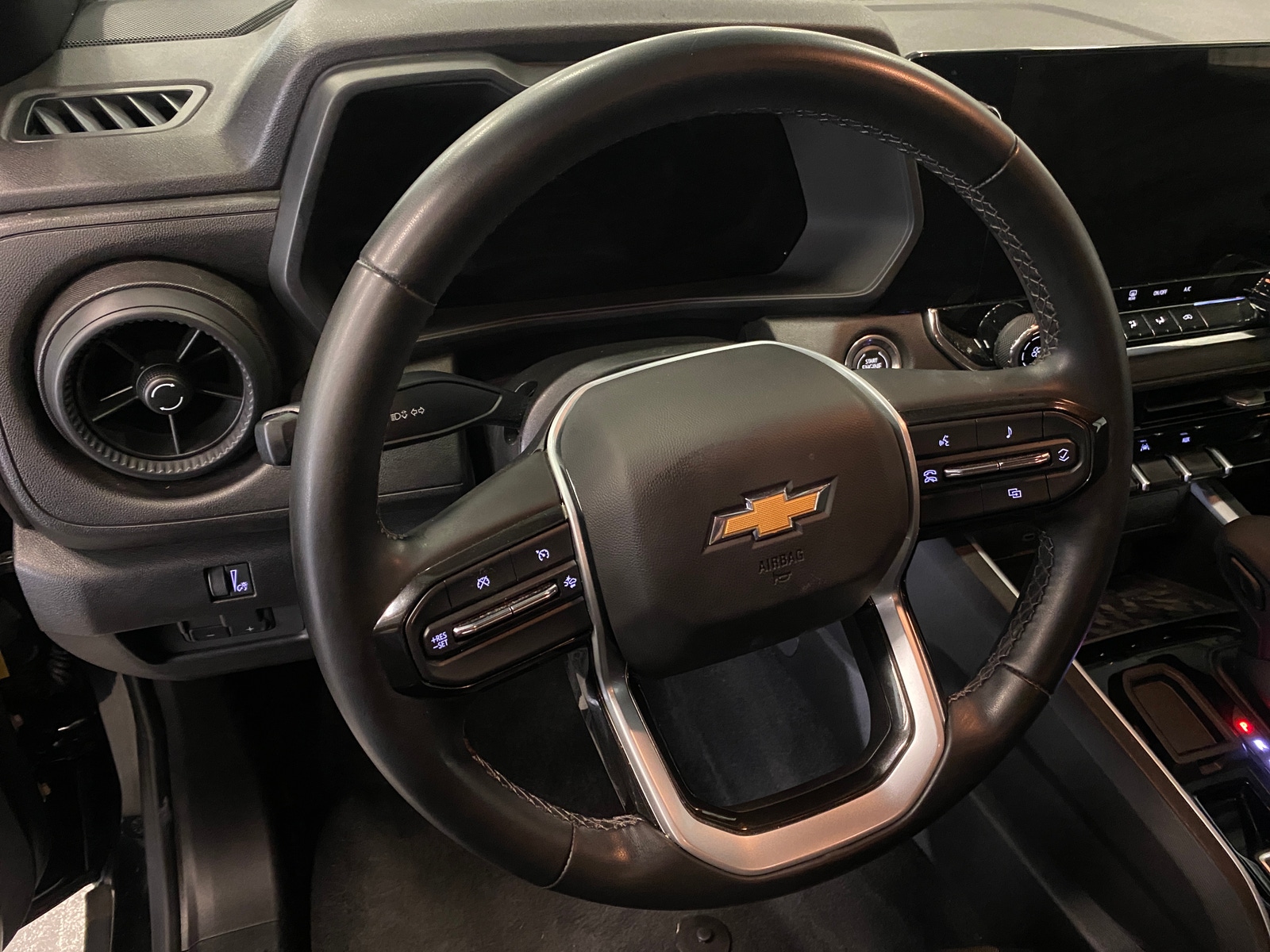Thumbnail: 2025 Chevrolet Colorado - 5