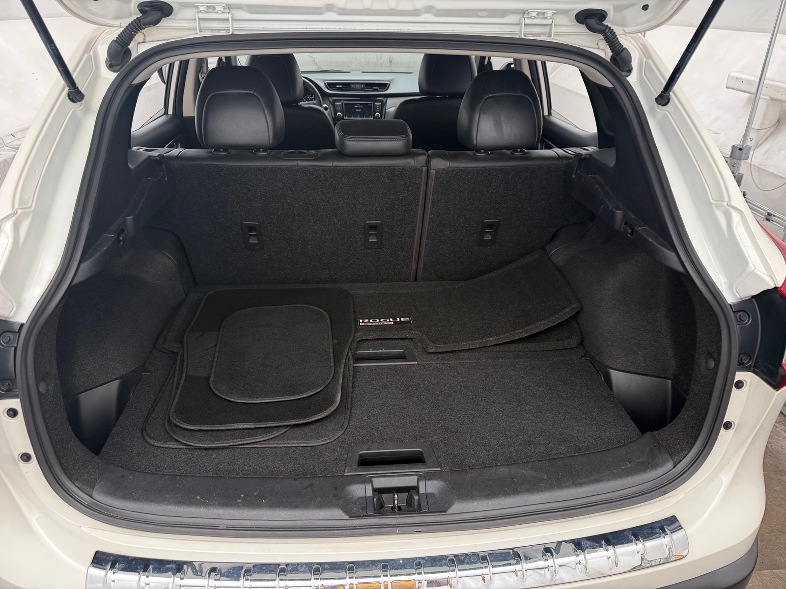 Thumbnail: 2020 Nissan Rogue Sport - 6