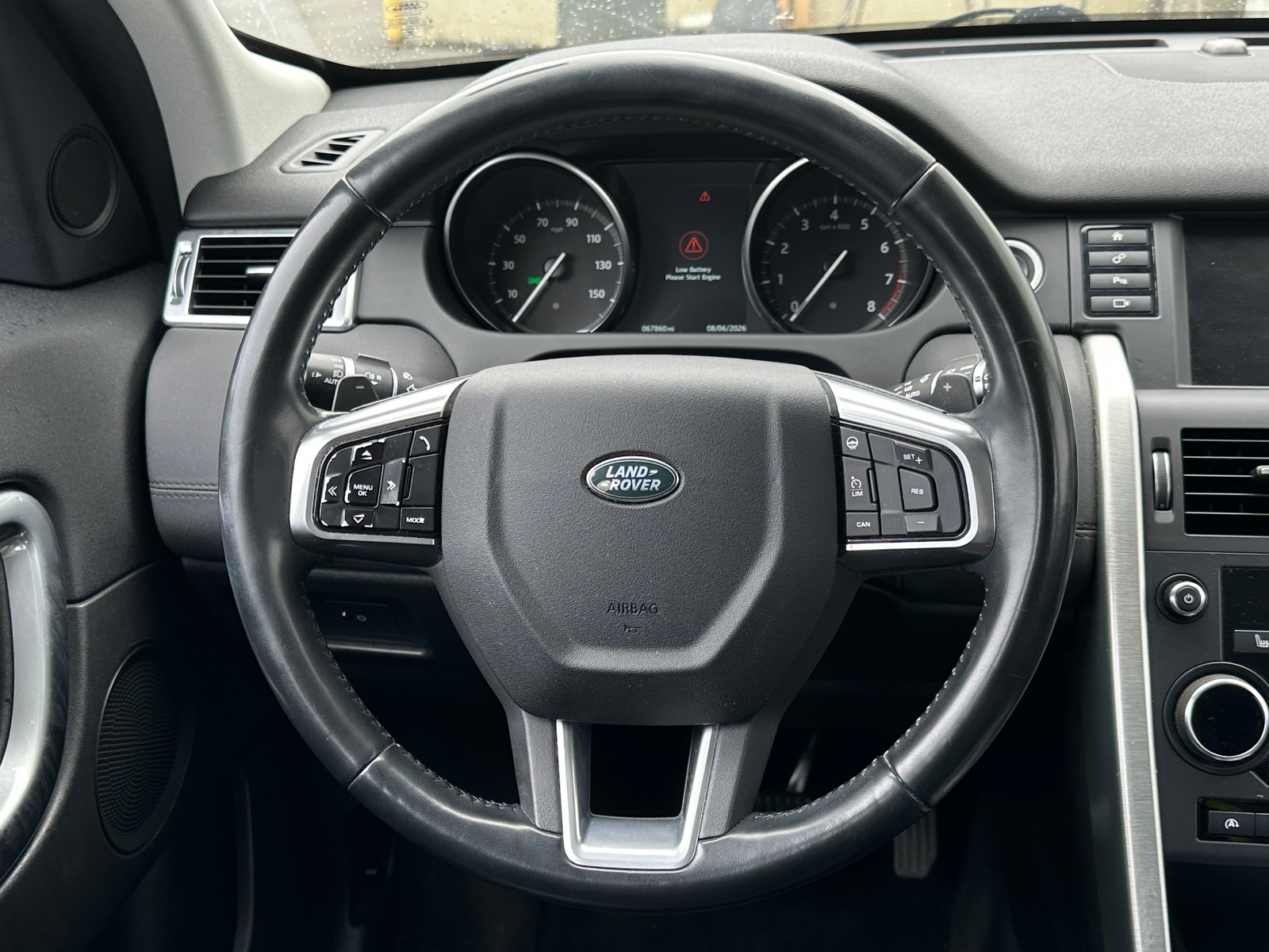 Thumbnail: 2017 Land Rover Discovery Sport - 5
