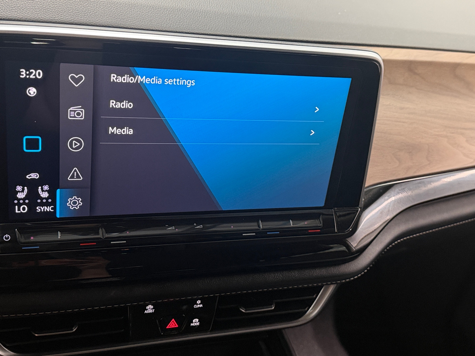 Thumbnail: 2024 Volkswagen Atlas - 3