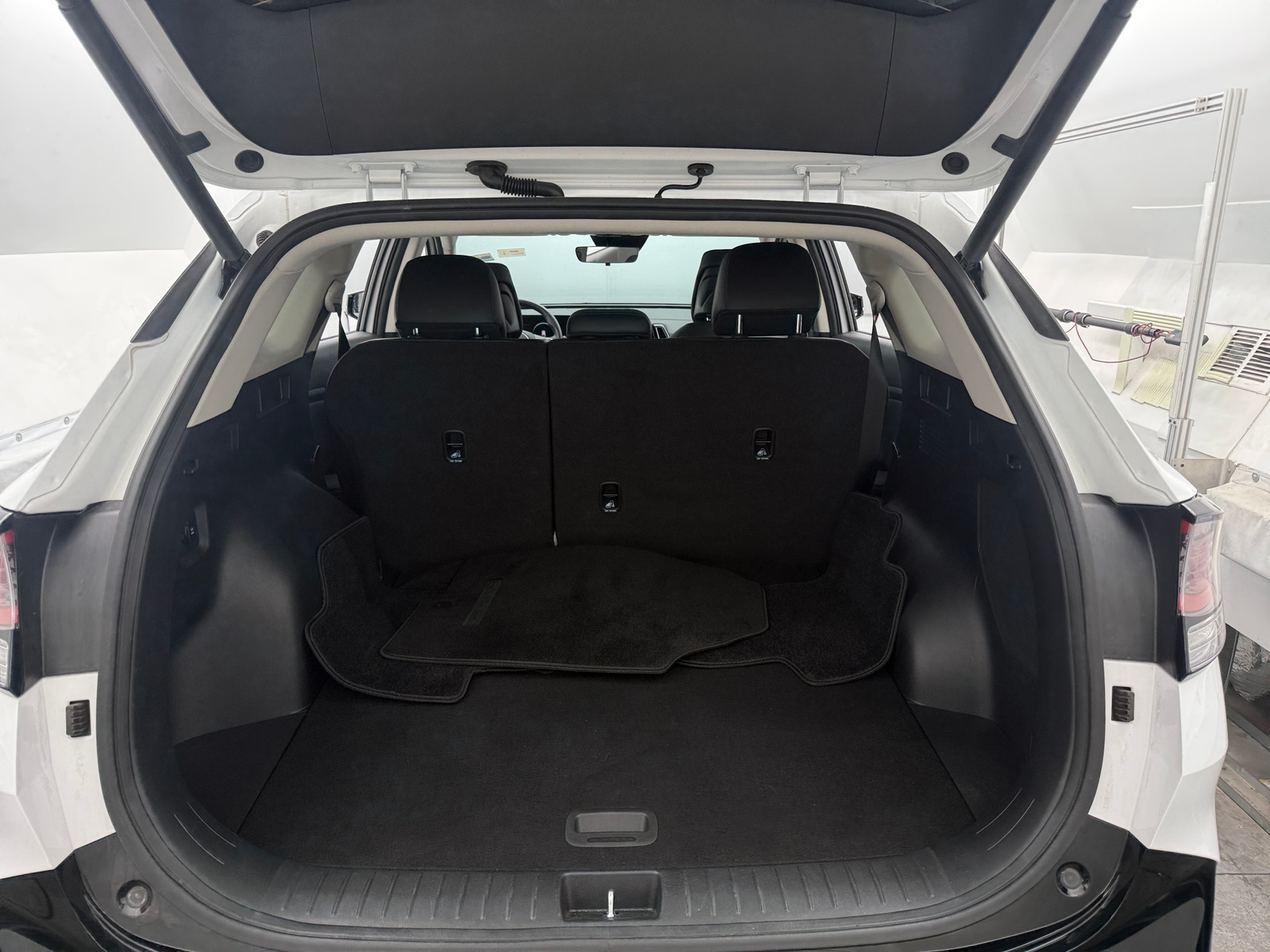 Thumbnail: 2025 Kia Sportage - 6