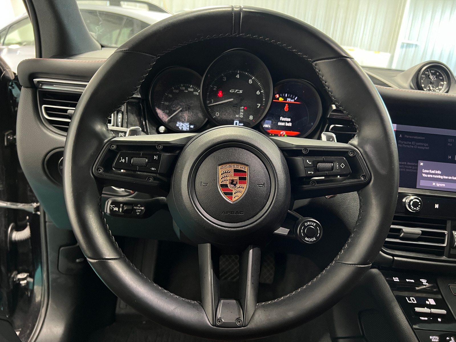 Thumbnail: 2025 Porsche Macan - 4