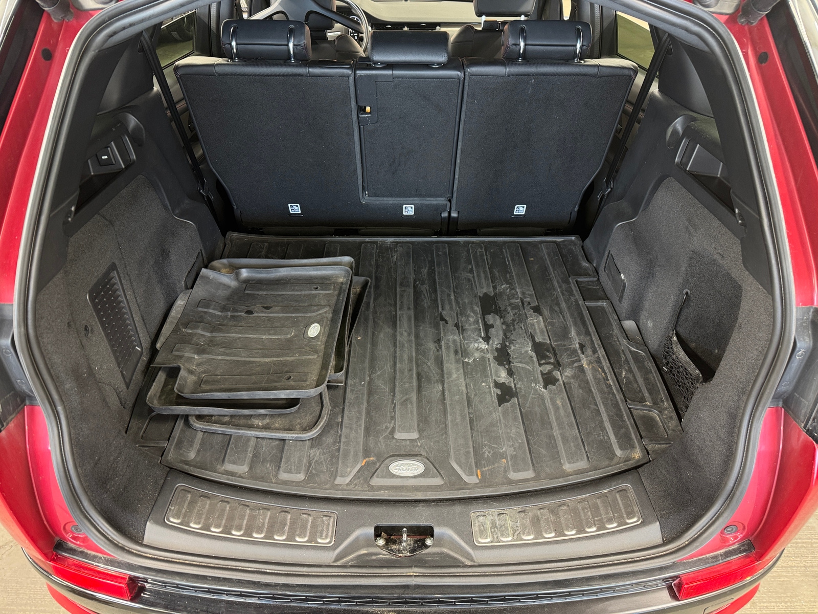 Thumbnail: 2020 Land Rover Discovery Sport - 6
