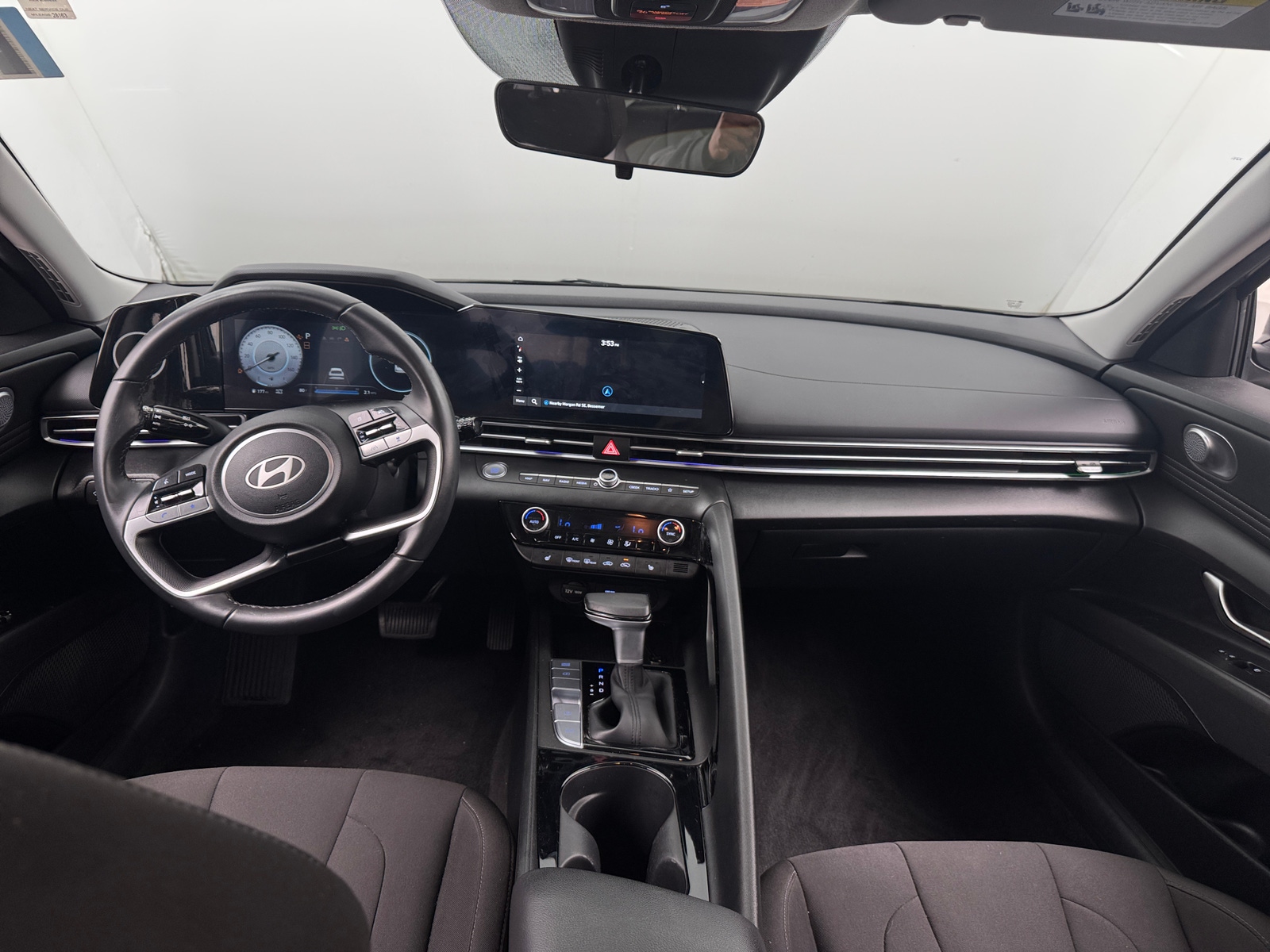 Thumbnail: 2024 Hyundai Elantra - 3