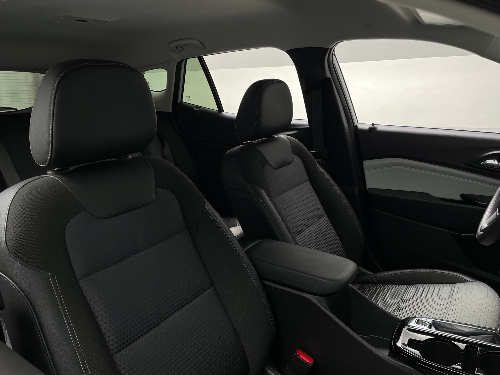 Thumbnail: 2025 Chevrolet Trax - 2