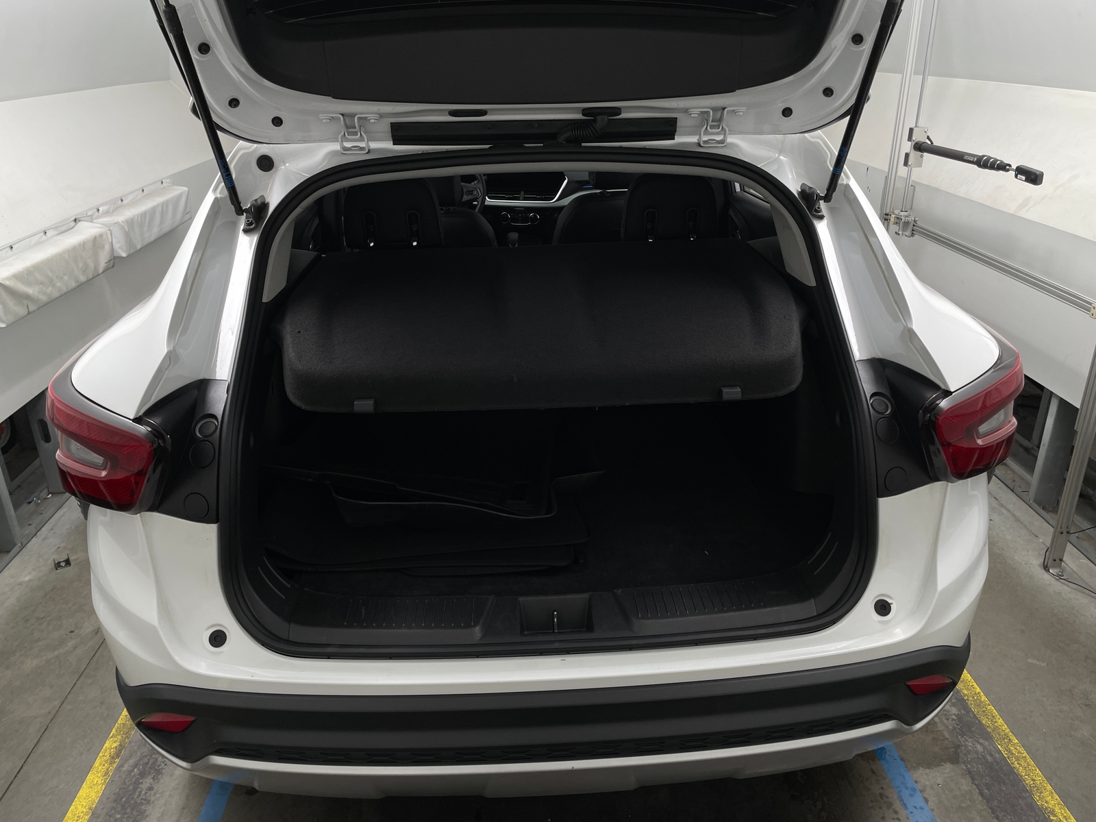 Thumbnail: 2025 Chevrolet Trax - 7