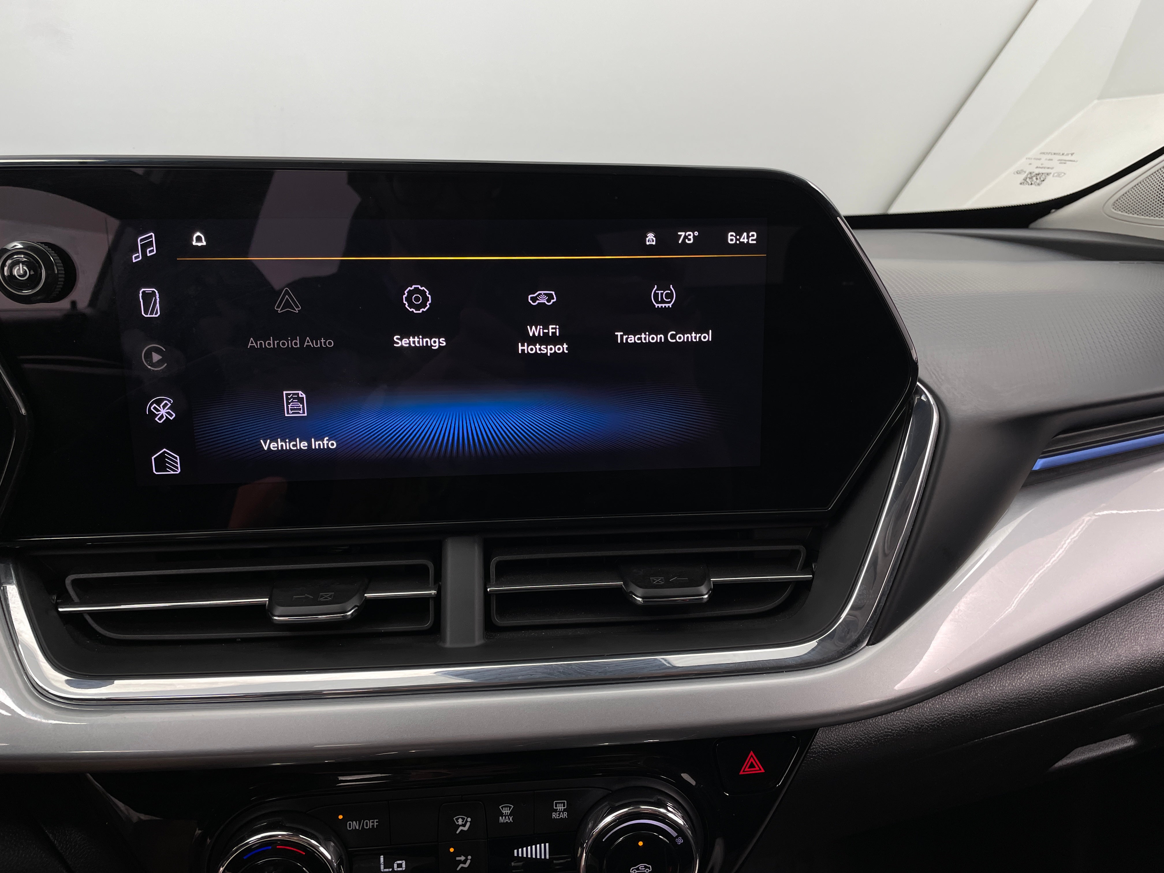 2025 Chevrolet Trax LT - Photo 10