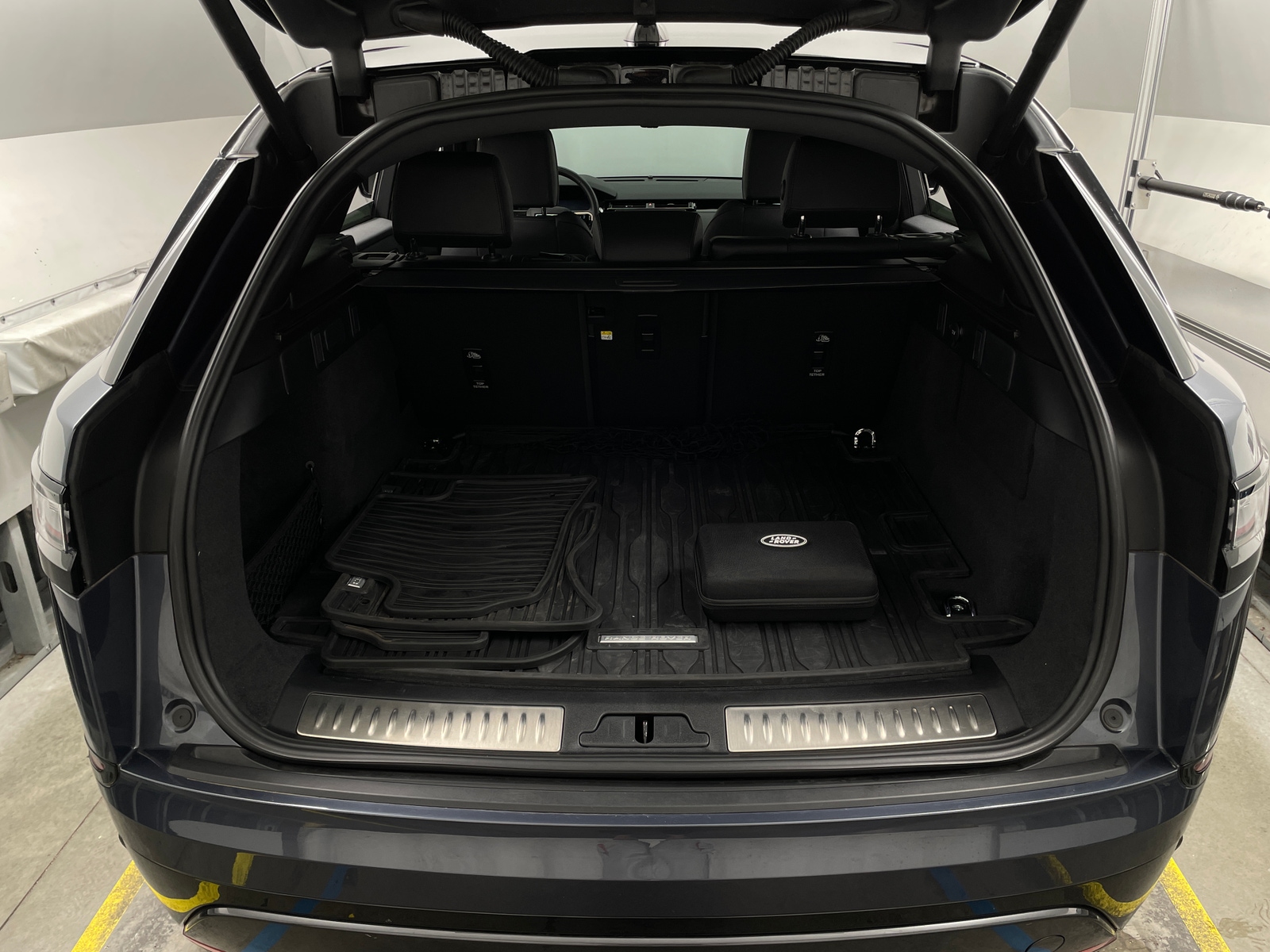 Thumbnail: 2024 Land Rover Range Rover Velar - 6