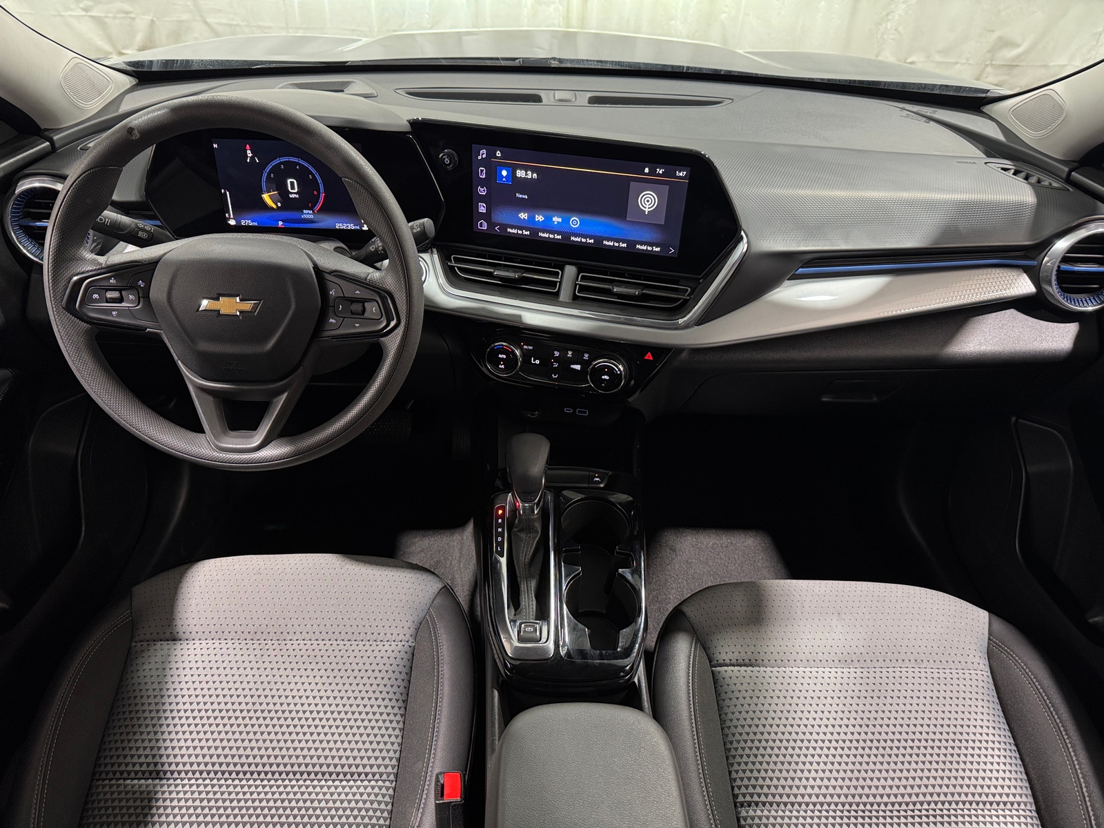 Thumbnail: 2025 Chevrolet Trax - 3
