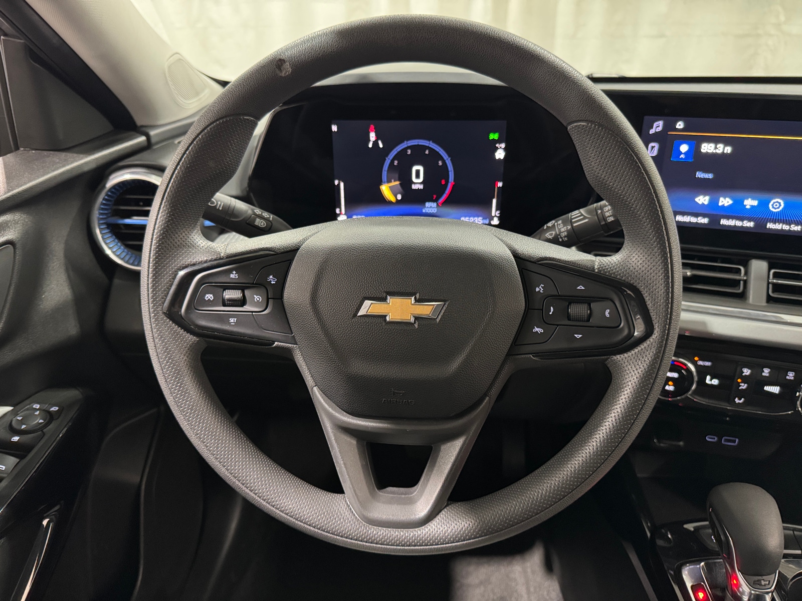 Thumbnail: 2025 Chevrolet Trax - 5