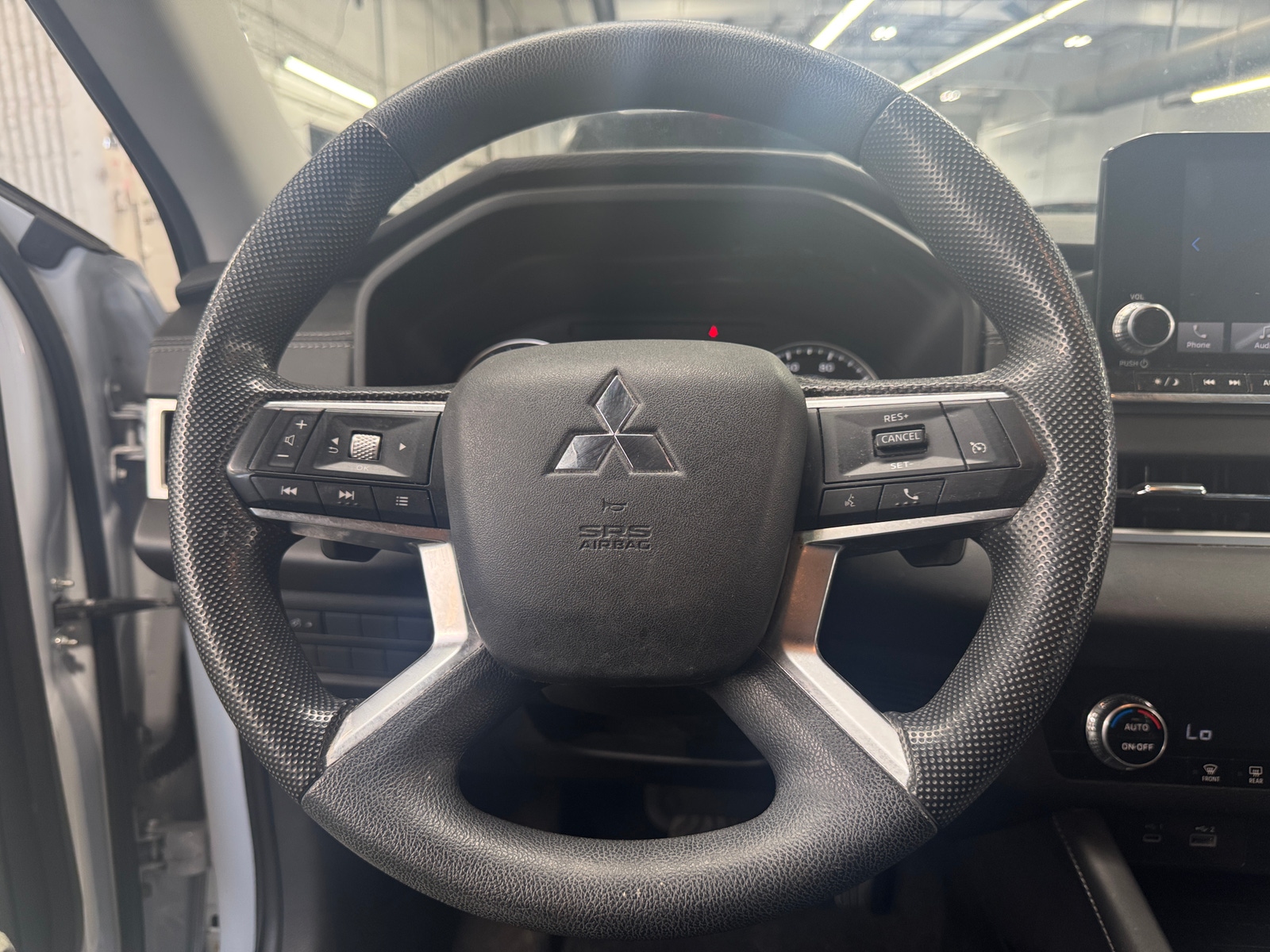 Thumbnail: 2022 Mitsubishi Outlander - 5