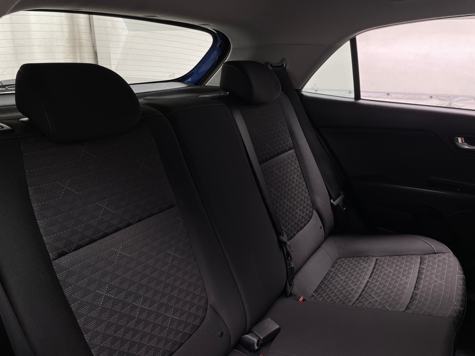 Thumbnail: 2020 Kia Rio - 6