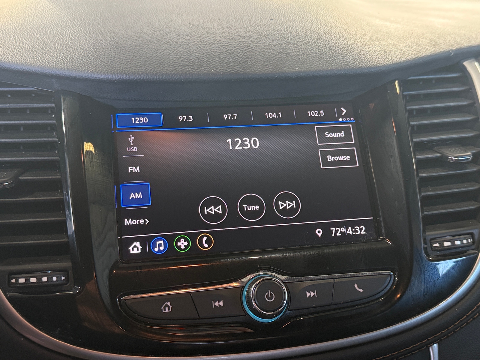 Thumbnail: 2020 Chevrolet Trax - 4