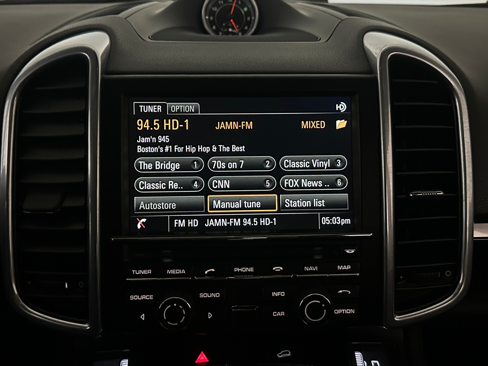 Thumbnail: 2016 Porsche Cayenne - 3