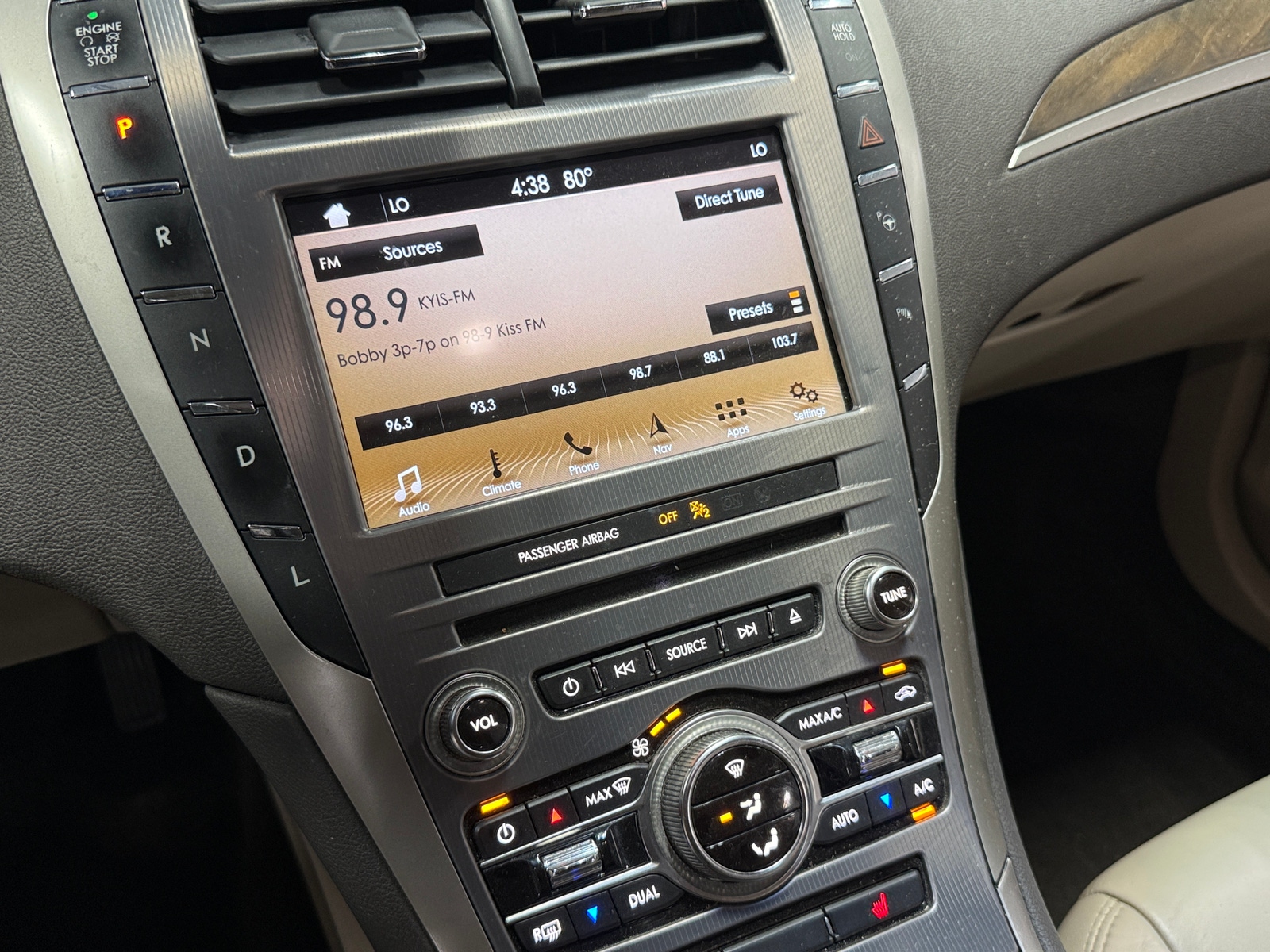 Thumbnail: 2017 Lincoln MKZ - 3