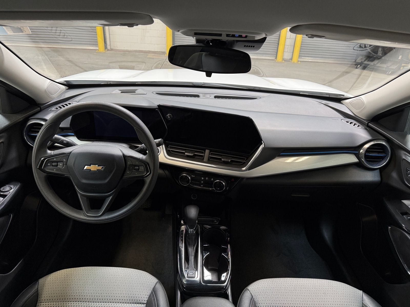 Thumbnail: 2025 Chevrolet Trax - 3