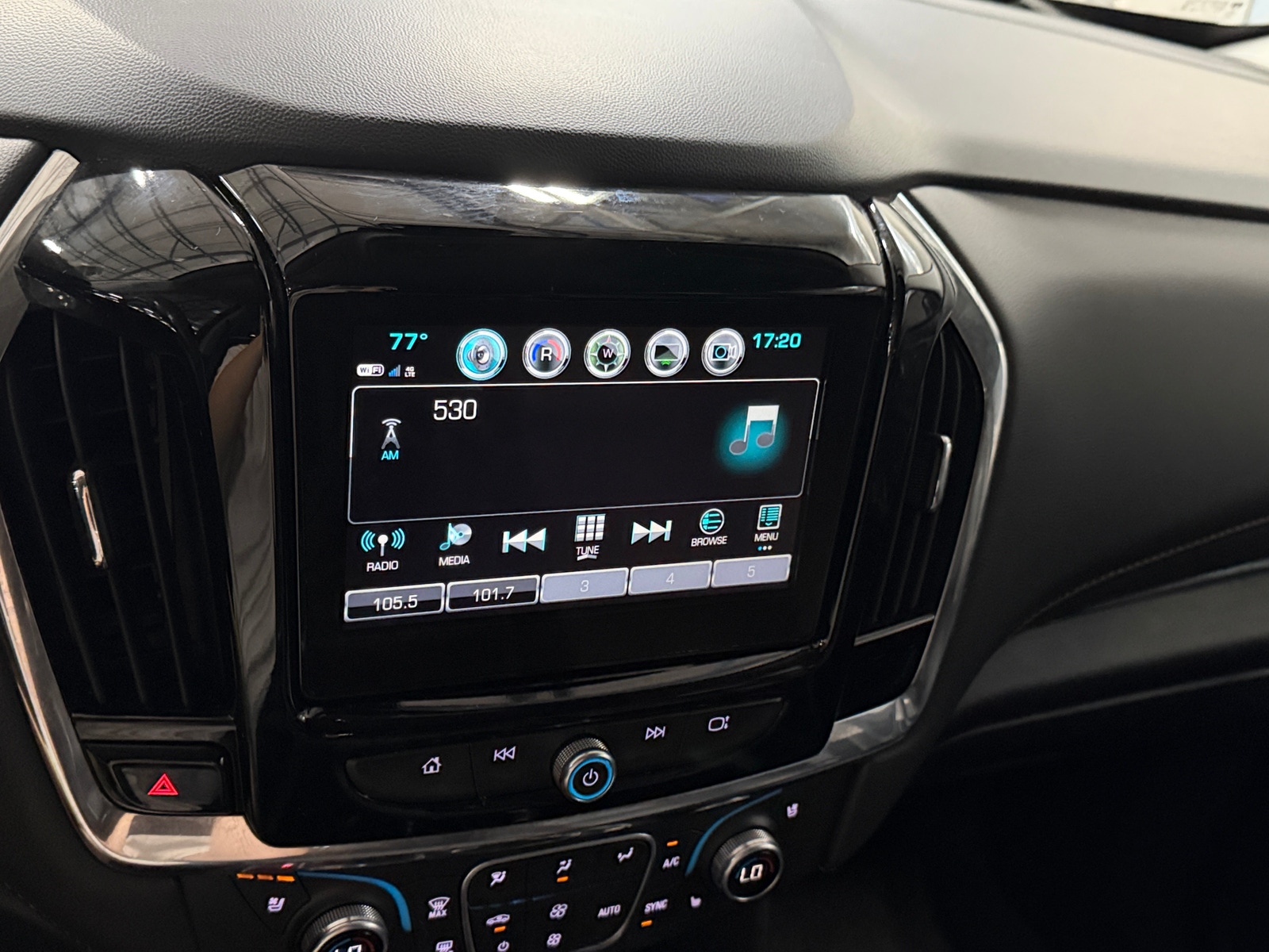 Thumbnail: 2018 Chevrolet Traverse - 3