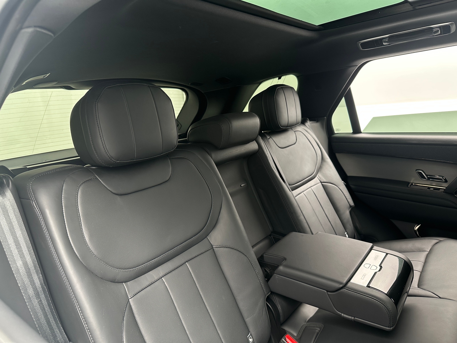 Thumbnail: 2024 Land Rover Range Rover Sport - 5
