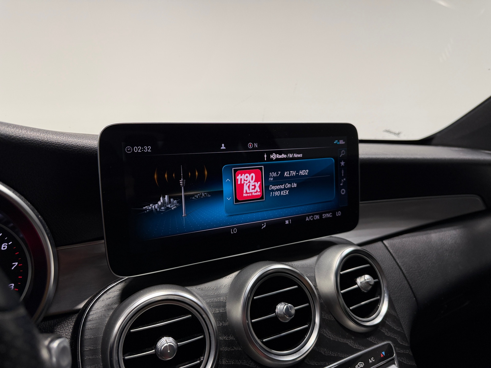 Thumbnail: 2019 Mercedes-Benz C-Class - 2