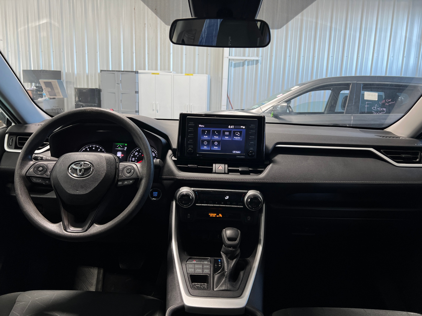Thumbnail: 2022 Toyota RAV4 - 3