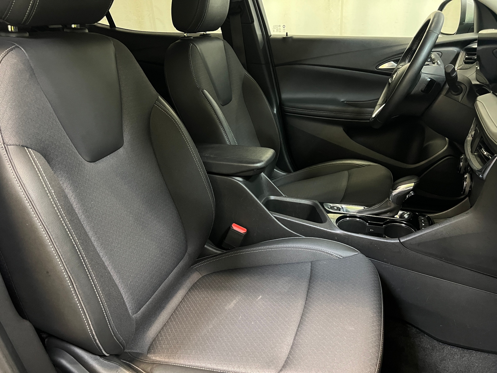 Thumbnail: 2025 Buick Encore GX - 2