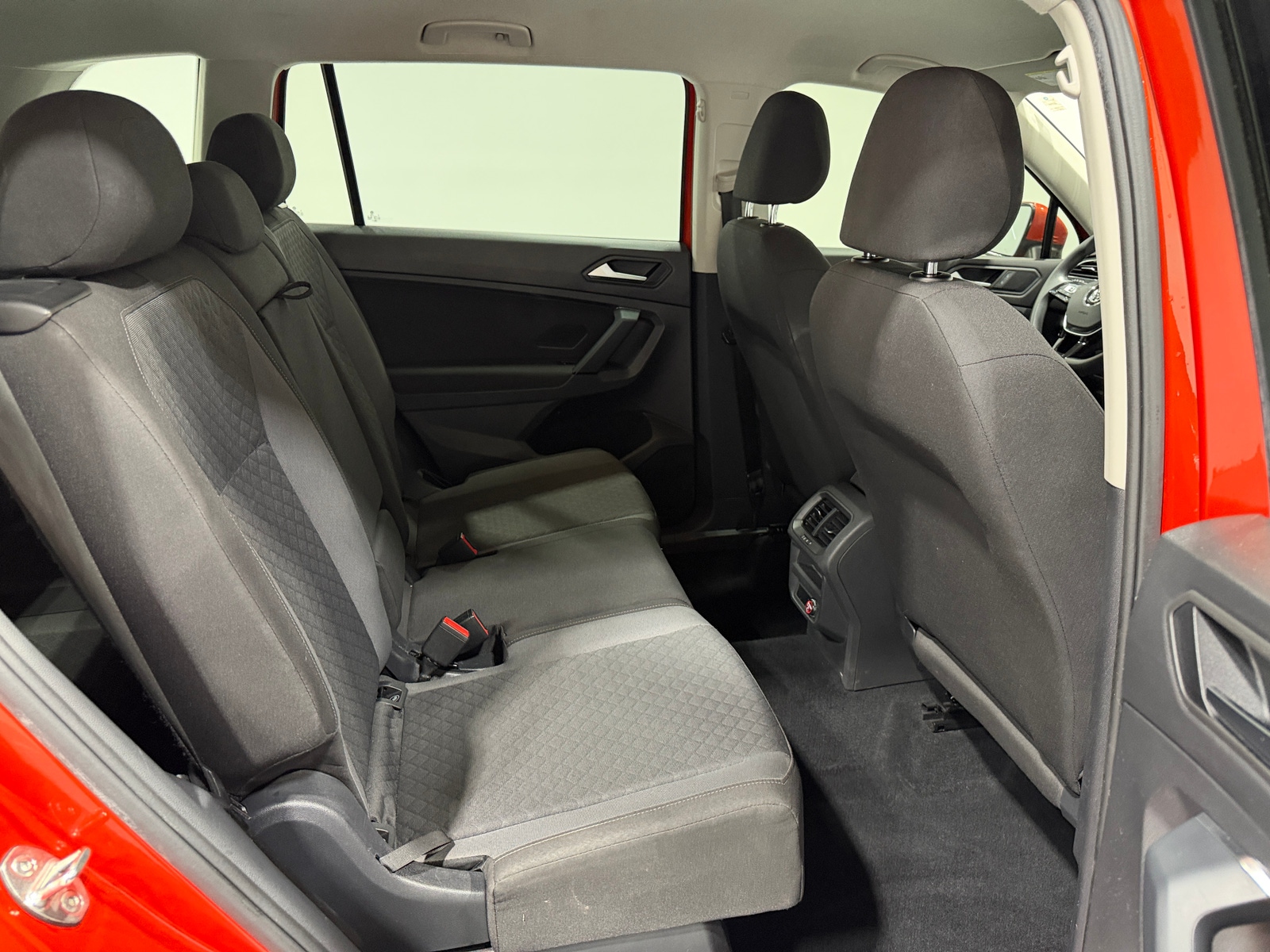 Thumbnail: 2019 Volkswagen Tiguan - 6