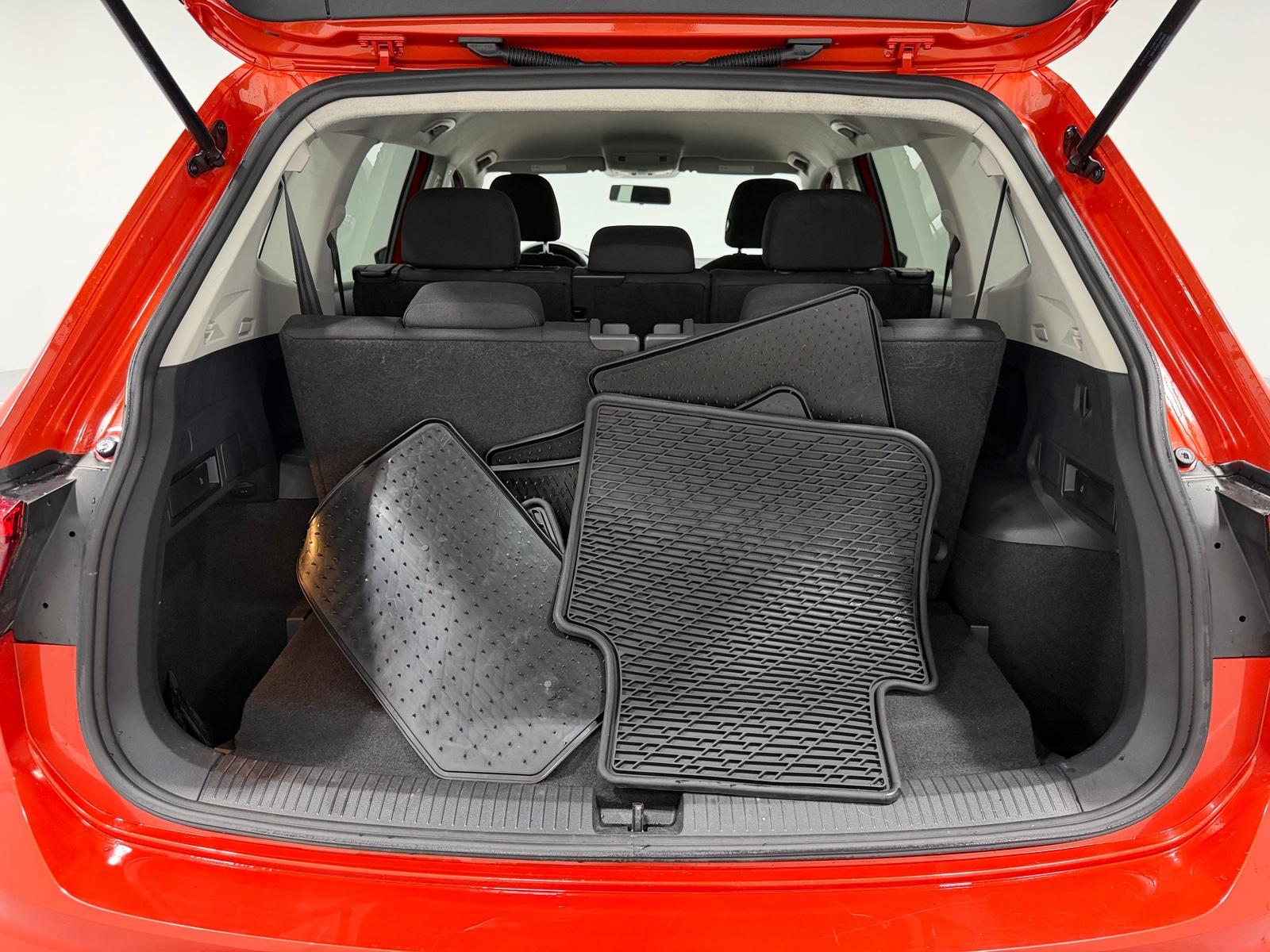 Thumbnail: 2019 Volkswagen Tiguan - 7