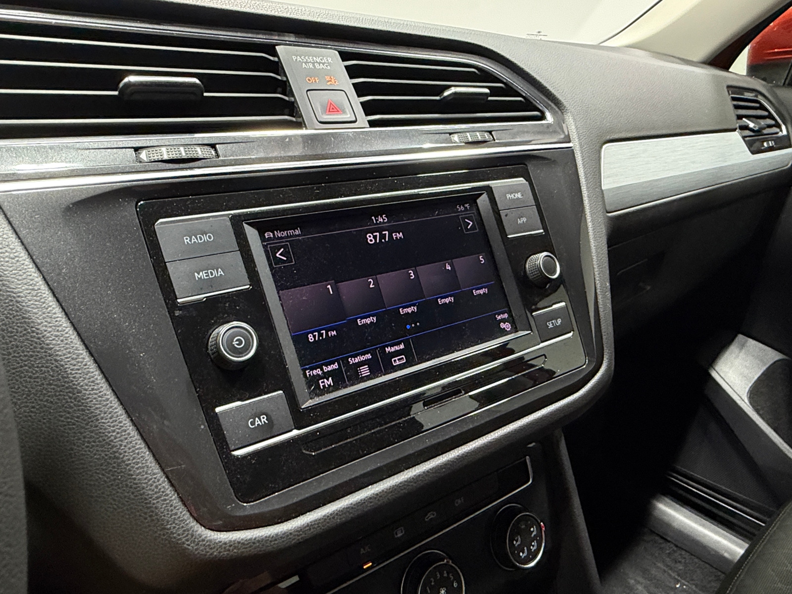Thumbnail: 2019 Volkswagen Tiguan - 4