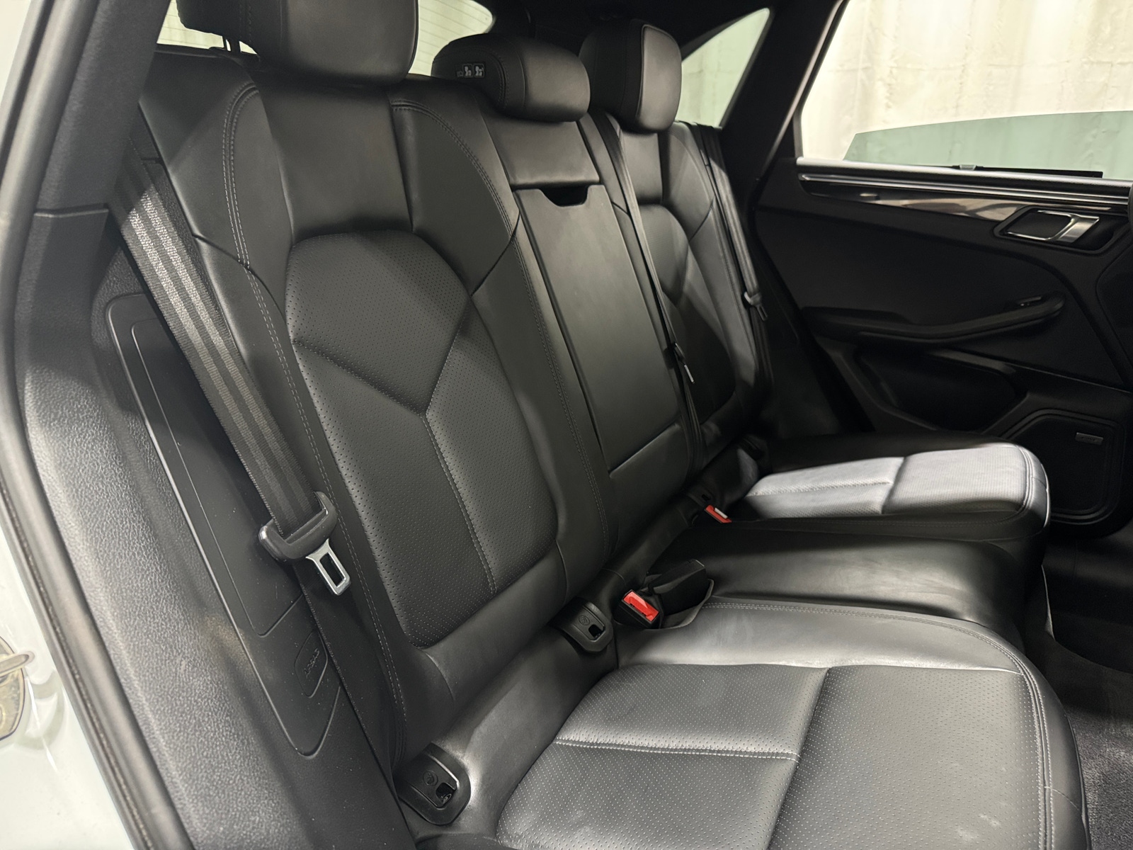 Thumbnail: 2015 Porsche Macan - 5