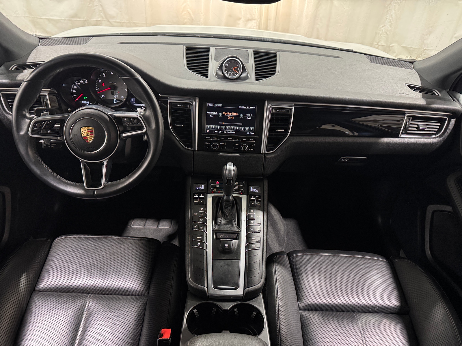 Thumbnail: 2015 Porsche Macan - 2