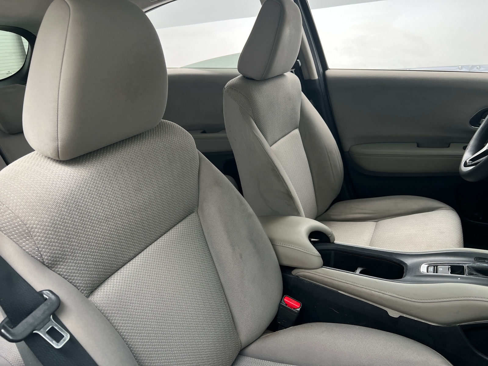 Thumbnail: 2016 Honda HR-V - 2