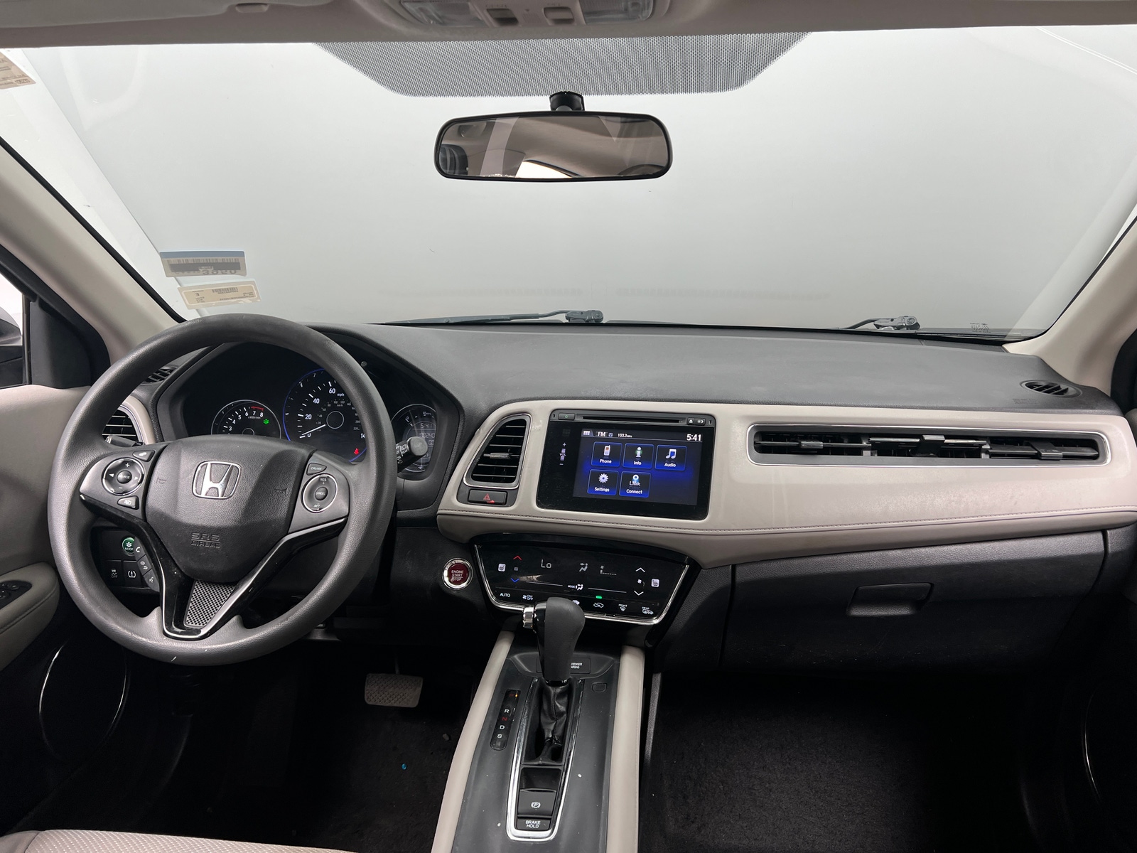 Thumbnail: 2016 Honda HR-V - 3