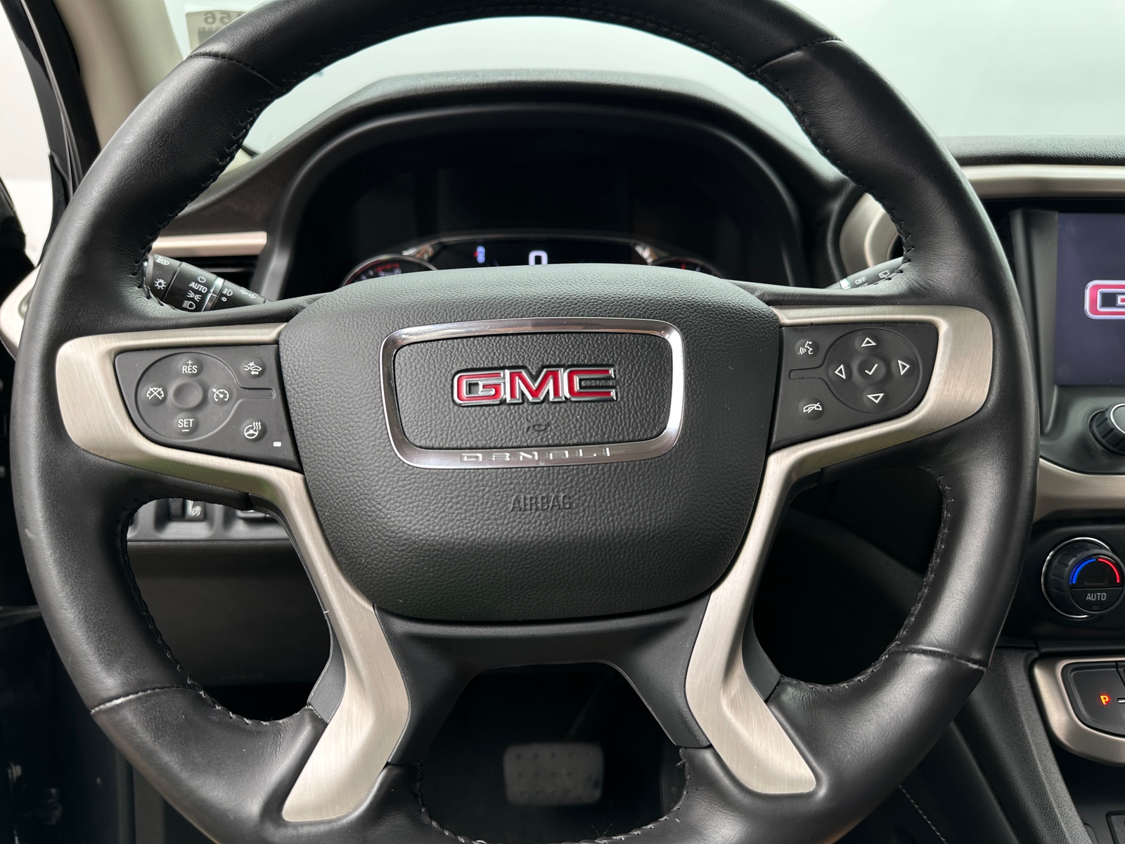 Thumbnail: 2022 GMC Acadia - 4