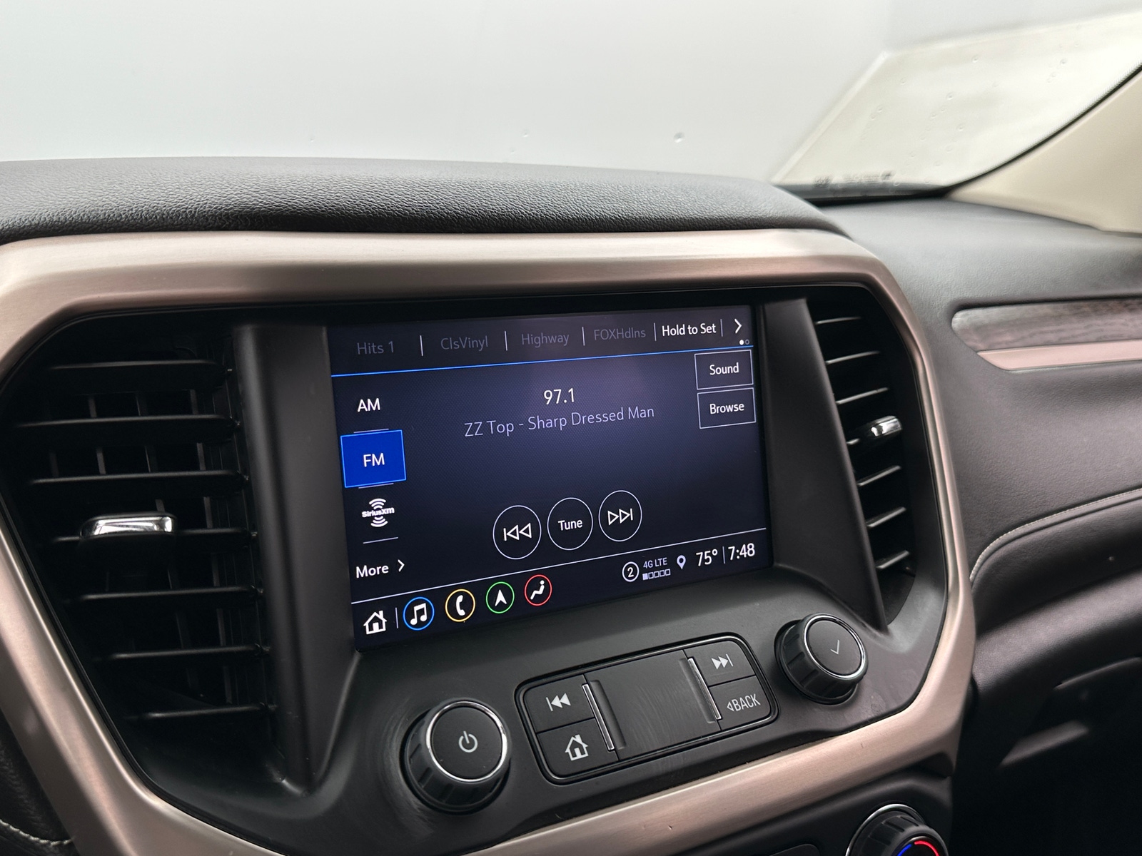 Thumbnail: 2022 GMC Acadia - 3