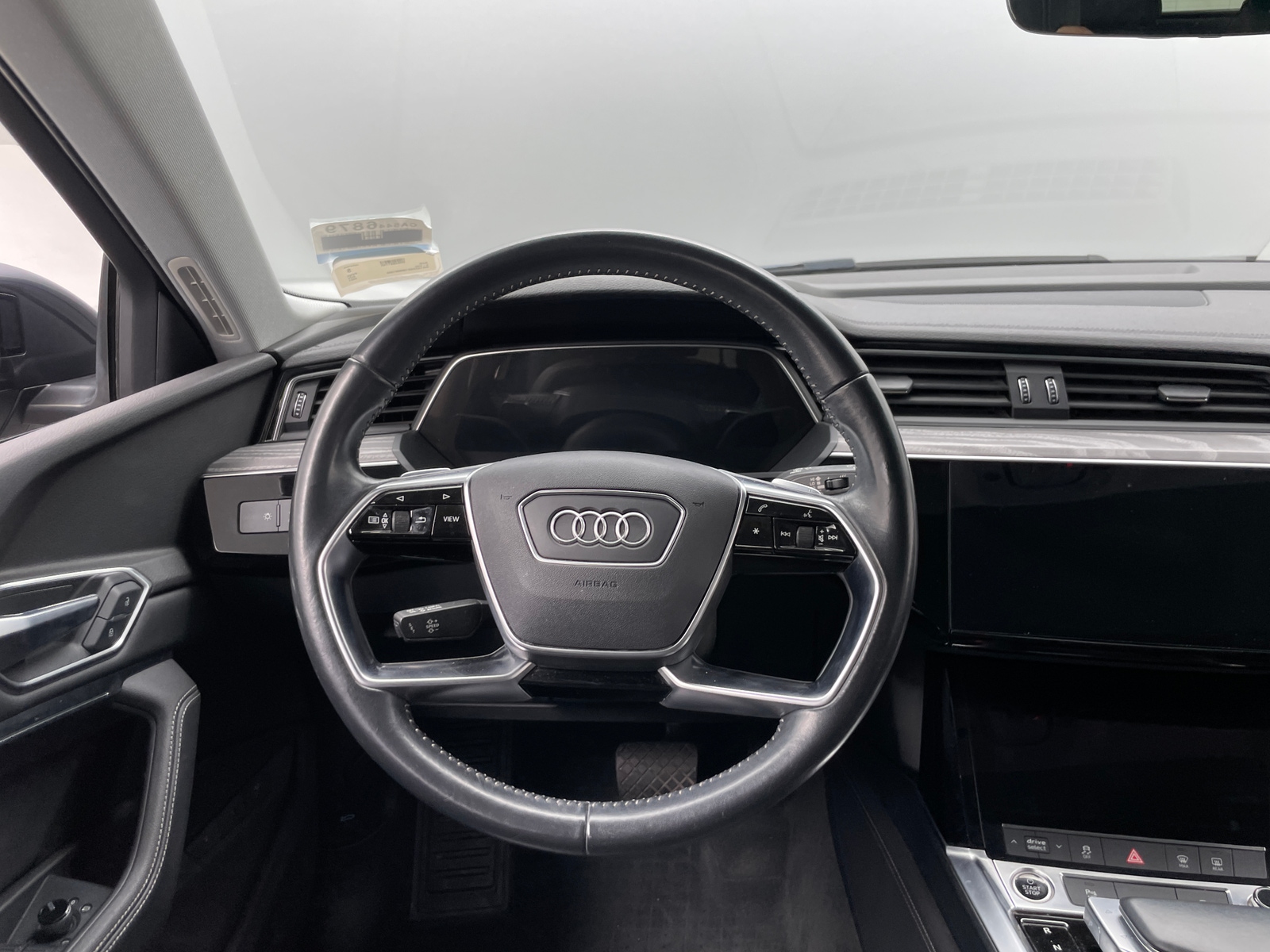 Thumbnail: 2021 Audi e-tron - 4