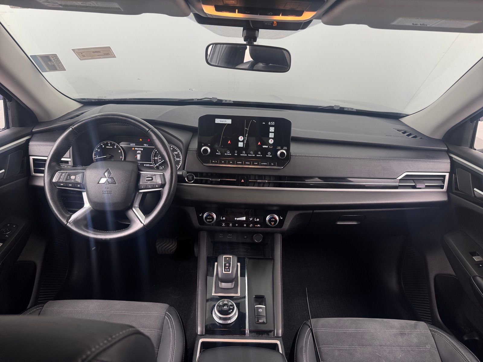Thumbnail: 2022 Mitsubishi Outlander - 2