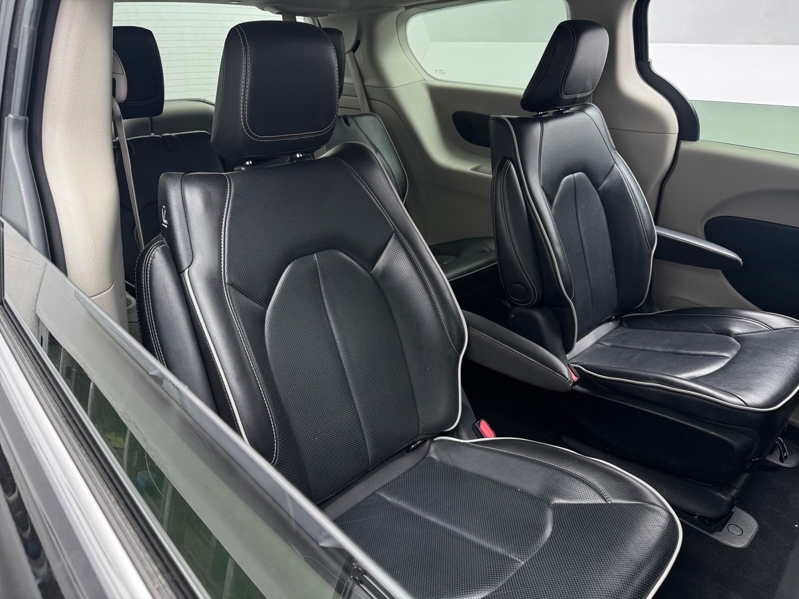 Thumbnail: 2023 Chrysler Pacifica - 5