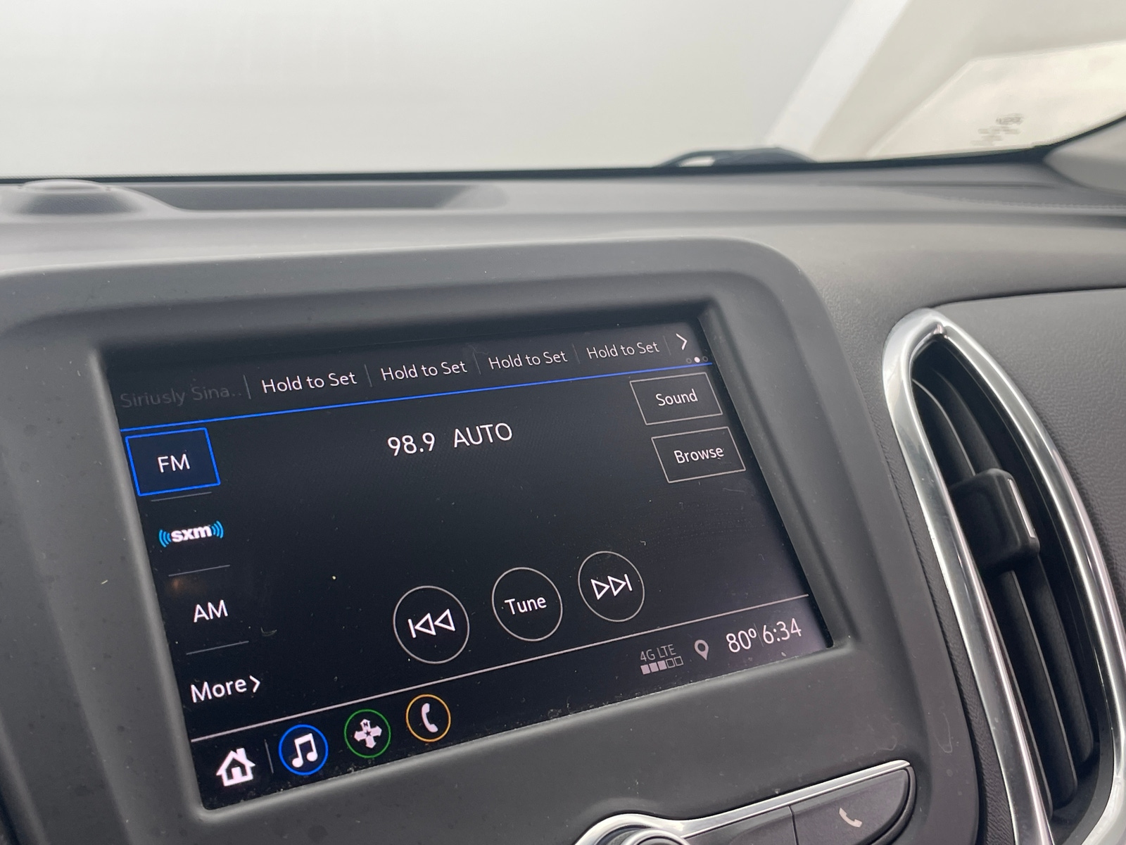 Thumbnail: 2020 Chevrolet Equinox - 4