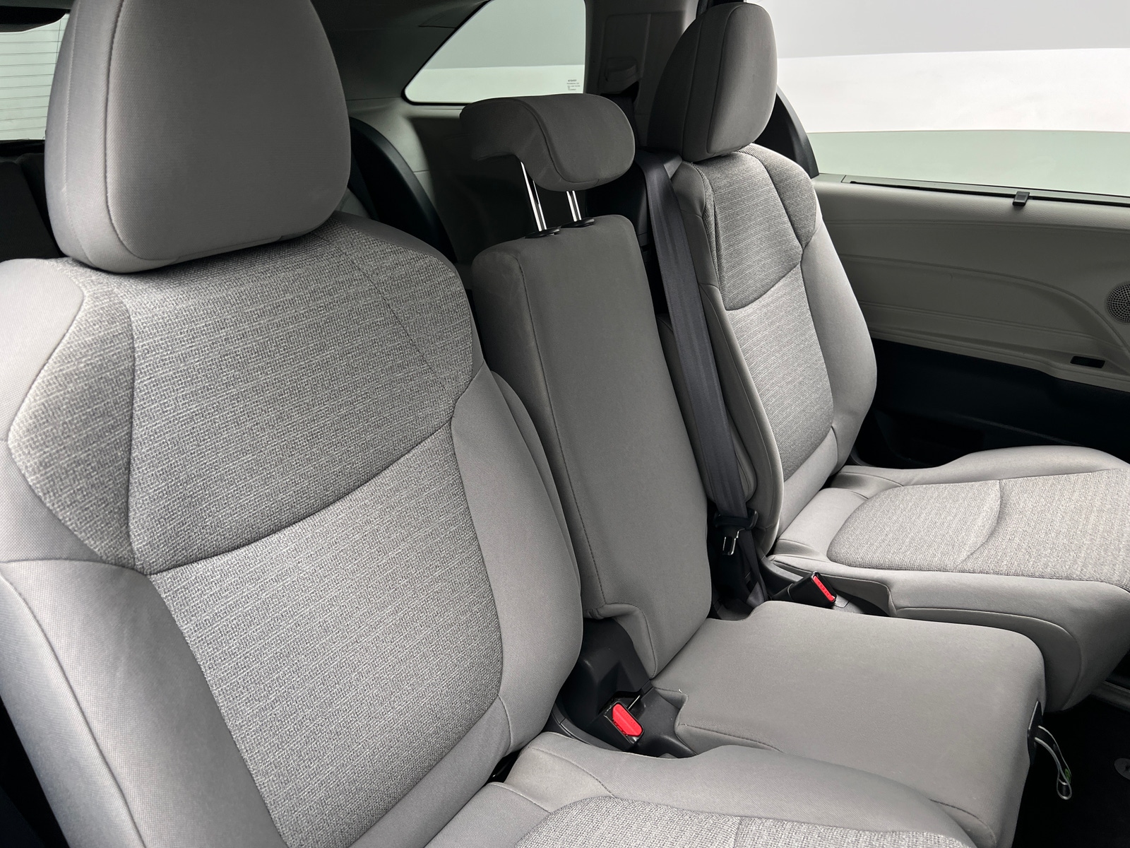 Thumbnail: 2021 Toyota Sienna - 6